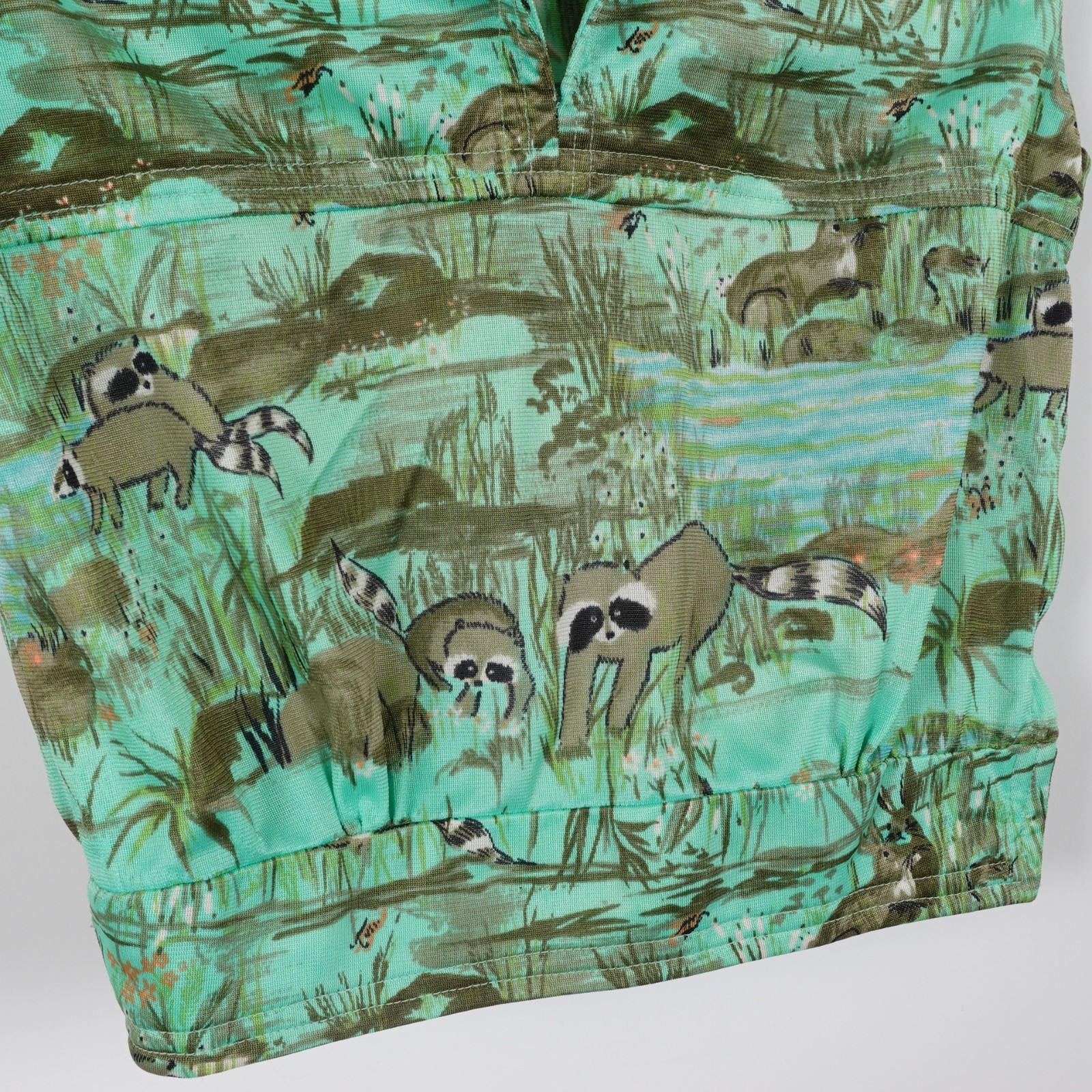 Vintage 1970s Women’s All Over Print XS Raccoon Crop Shirt Sleeveless Bunny 70s