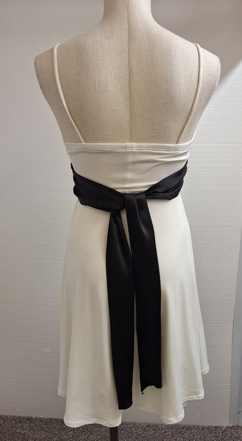Y2K CITY TRIANGLES Size M Ivory/Black Formal Chiffon Dress w/Sequins