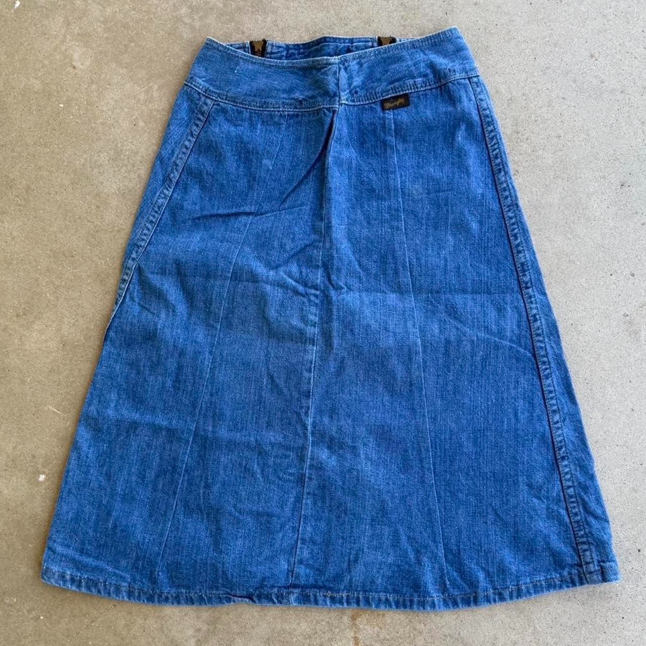 VINTAGE 1970s DENIM WRANGLER SKIRT W/ DOUBLE SCOVILL ZIPPER CLOSURE ON THE BACK
