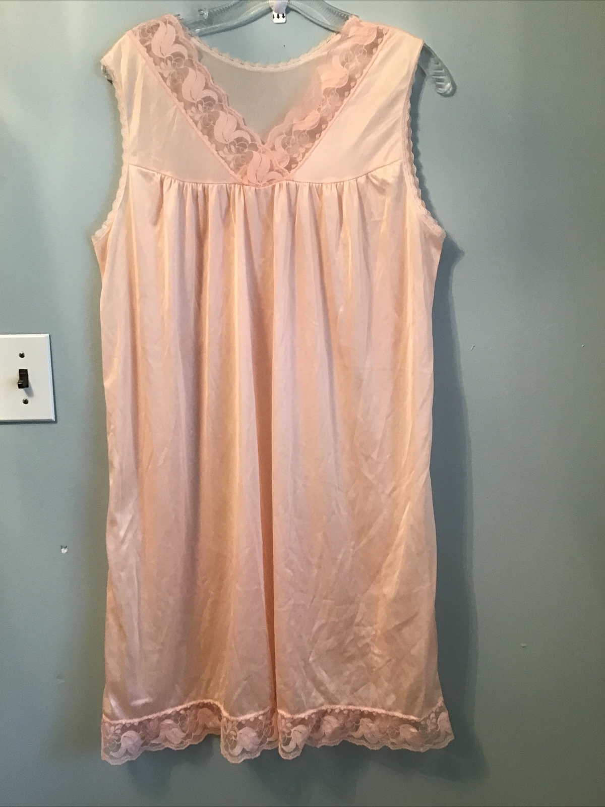 Vintage Velrose Light Pink Nylon Slip Petticoat size Medium