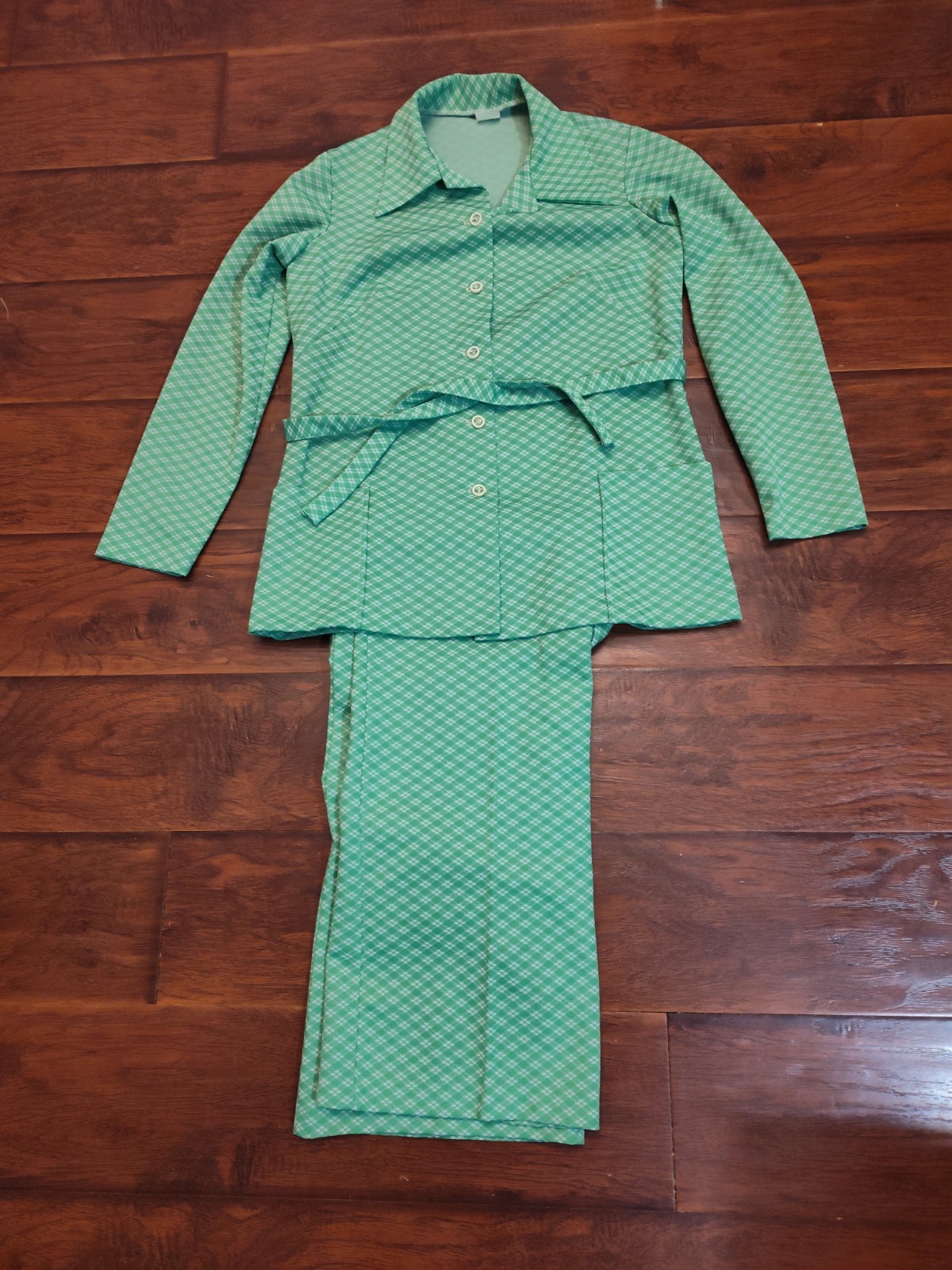 Vintage 70s Women’s 2 Pc Belted Pants Suit Green White