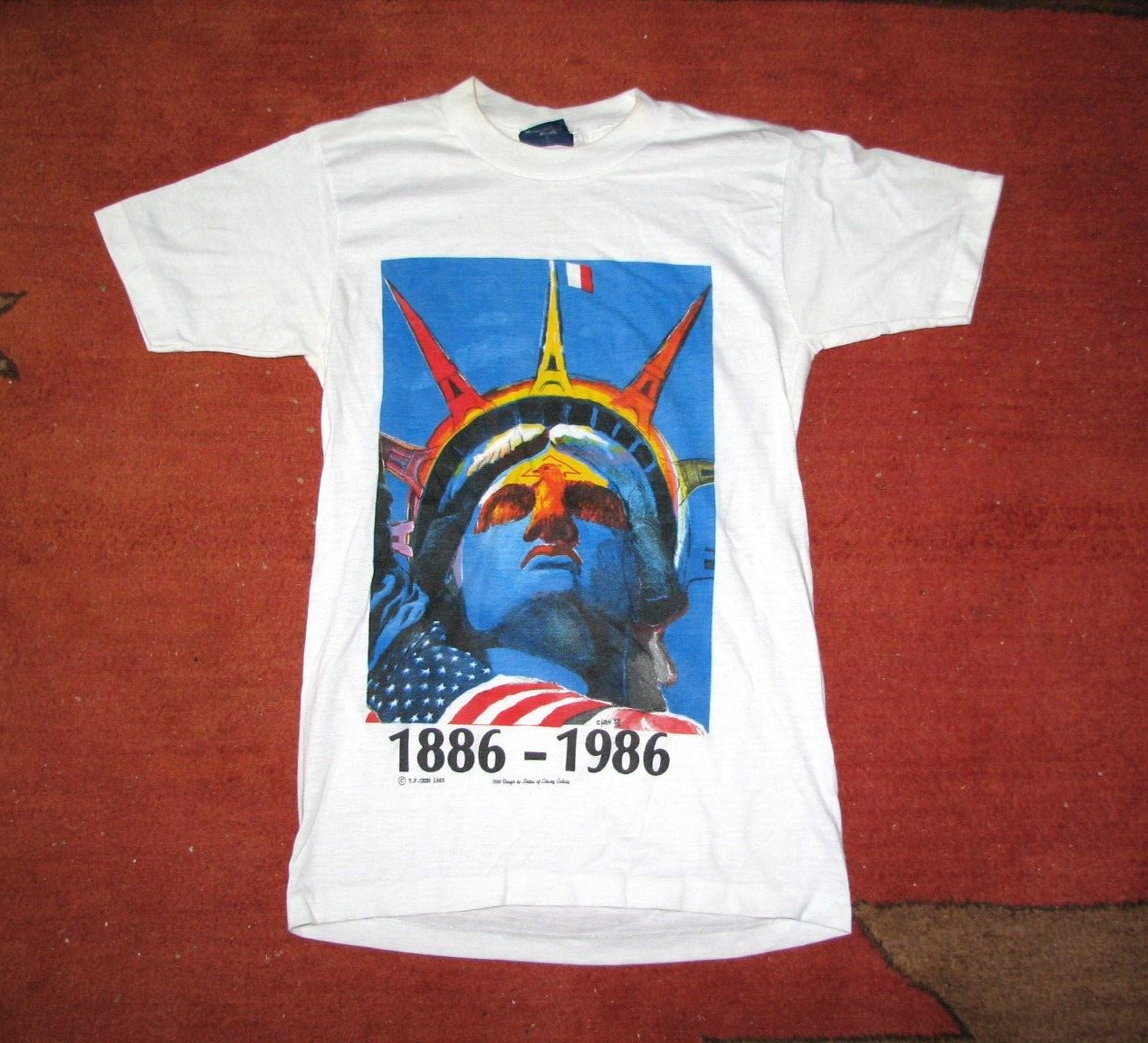 (S) Vintage 1985 STATUE OF LIBERTY 1886-1986 T-Shirt by SNEAKERS (Single-Stitch)