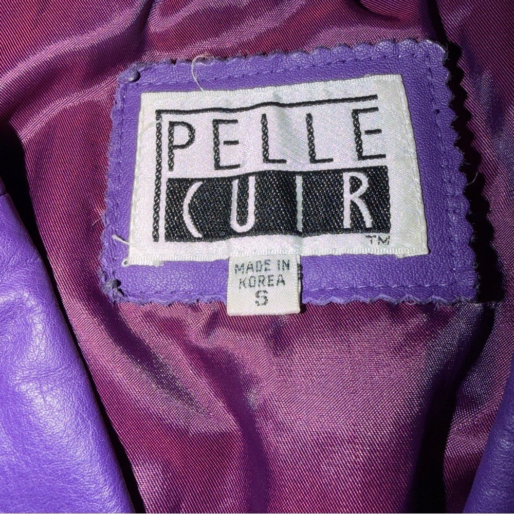 Vintage 80s Pelle Cuir purple cropped 100% leather jacket. Size small