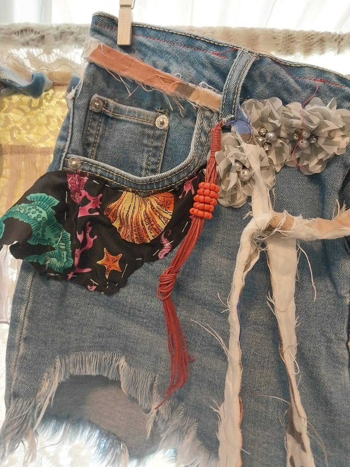 VTG DISTRESSED 812 REDLINE GYPSY EMBRD CROCHET CARE BEAR DENIM HIPPY SHORTS L