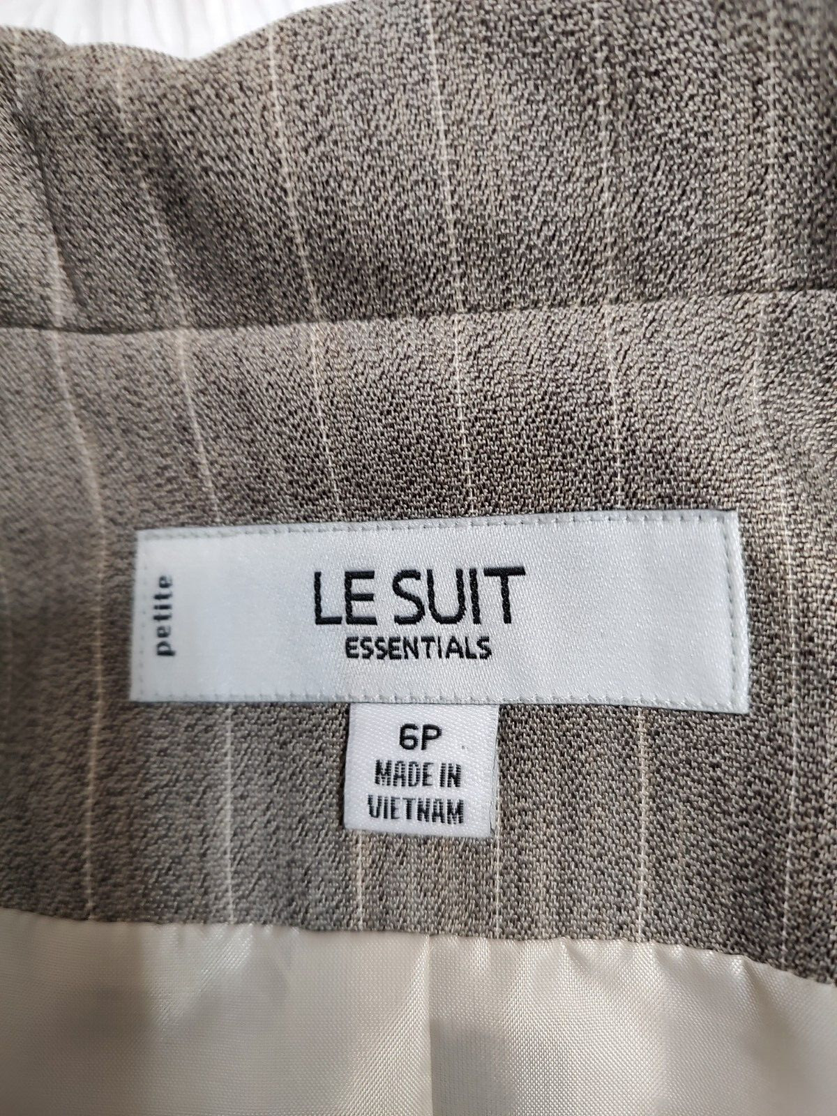 Le Suit Essentials Petite Safari NEW Beige Pin Strip 2 piece Jacket Skirt 6P