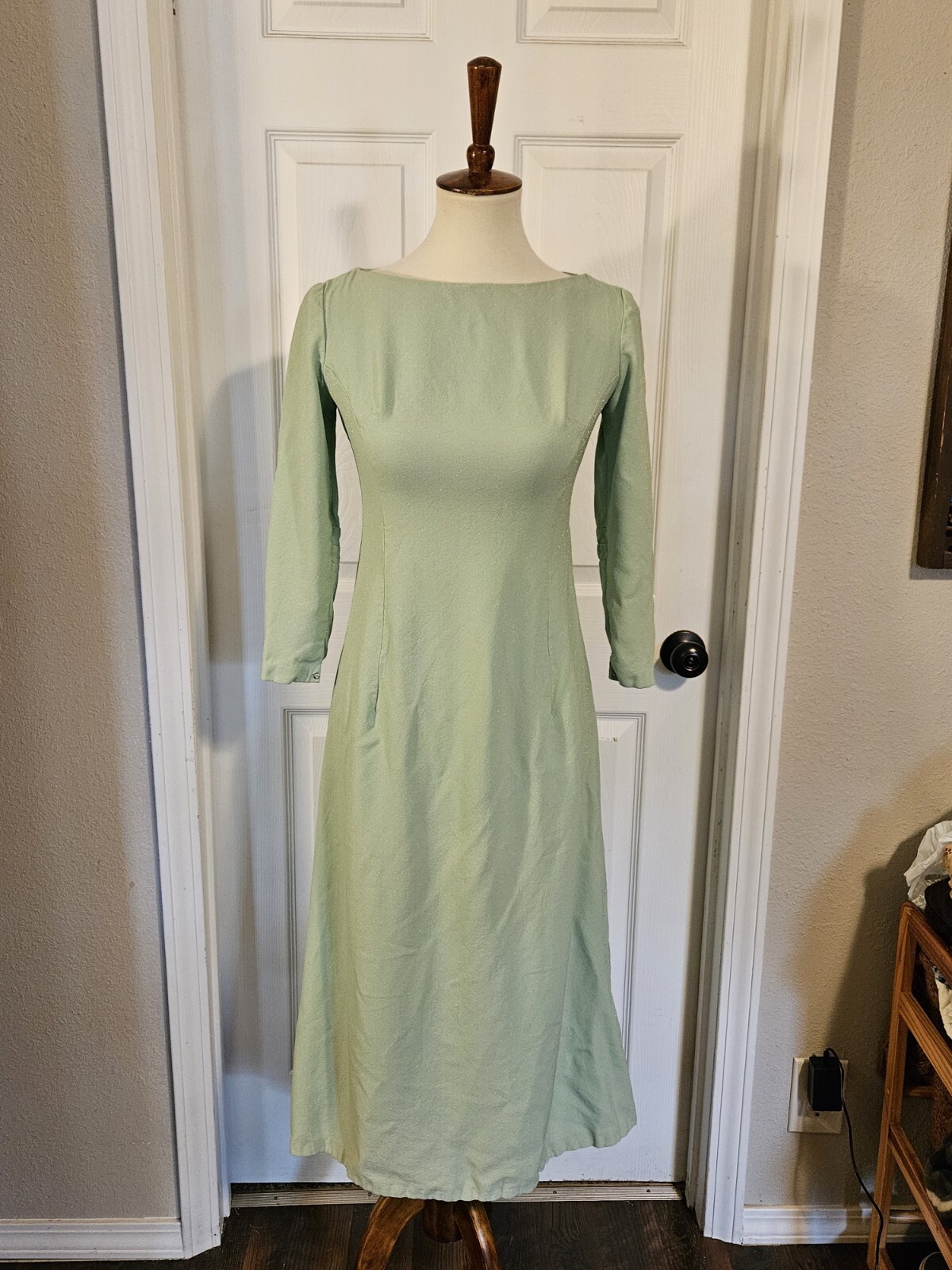 Vintage 60s handmade polyester green lightly sparkly dress. Size 6/8