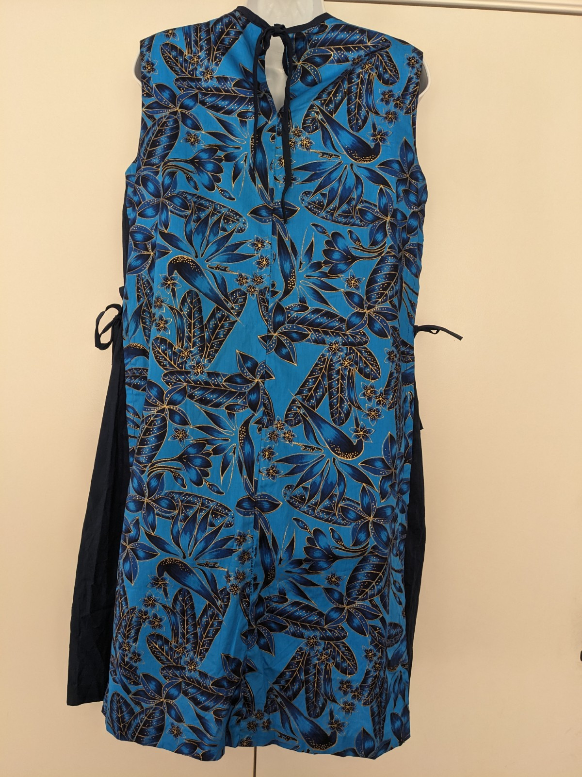 Vintage 60s 70s House of MuuMuus Waikiki Hawaiian Dress Gold blue navy ties XS