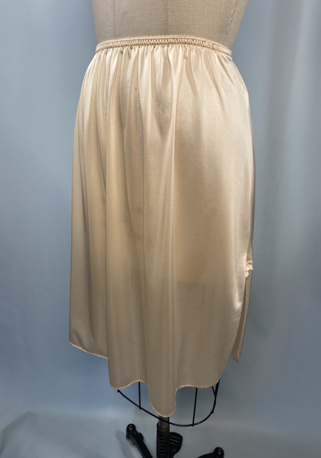 BALI Vintage Half Slip SIZE LARGE beige slit long length 25″ classic