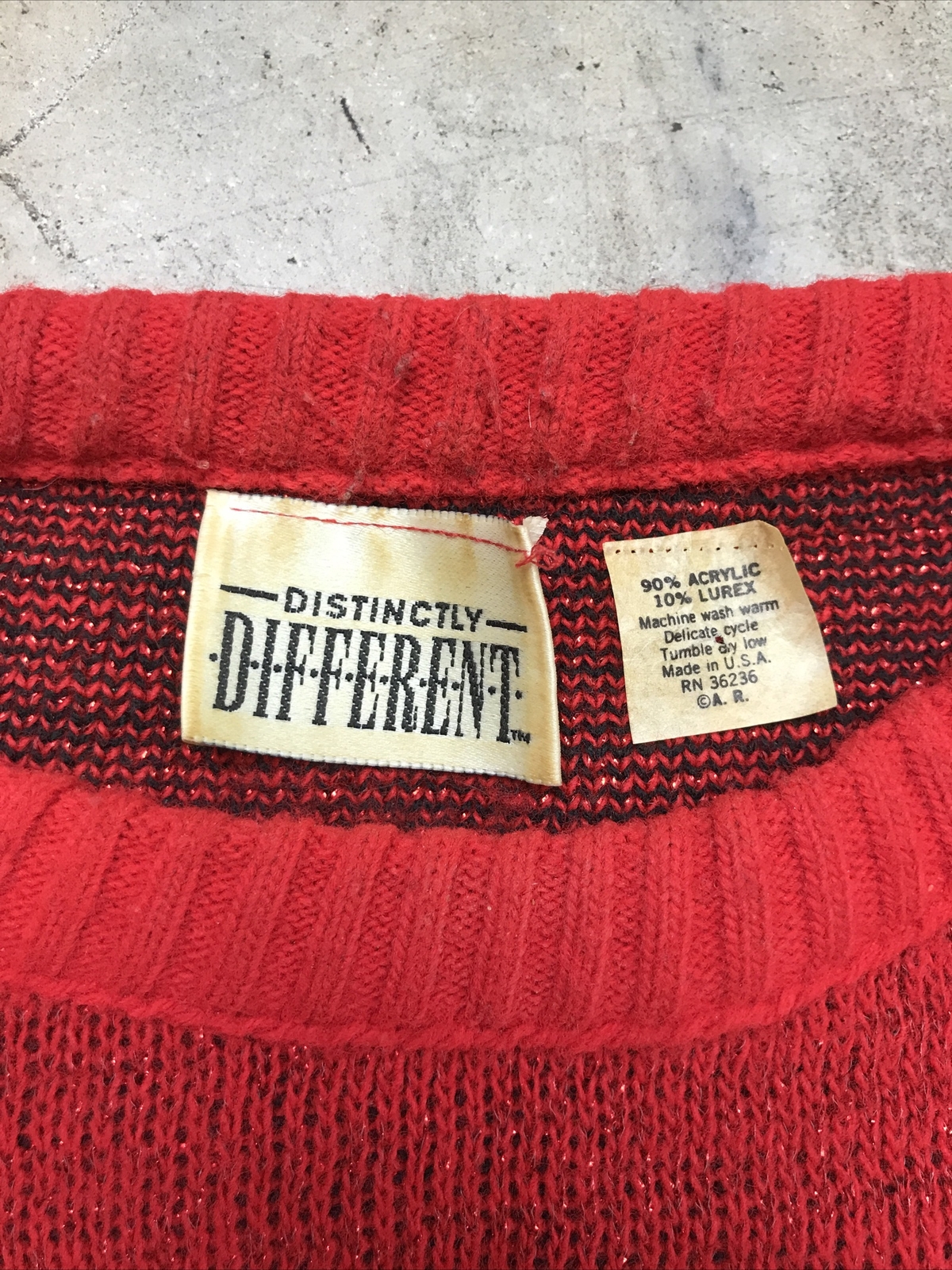 Distinctly Different Vintage Sparkle Sweater Size 2XL Maybe Red Black Fast Ship!