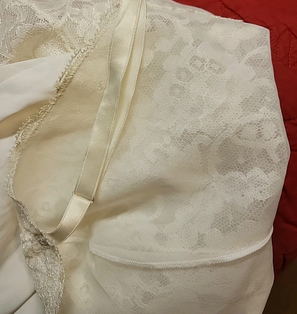 Vtg 50s Vanity Fair Tricot Nylon Full Slip Off White Sz 32 Embroidered Tag Lace