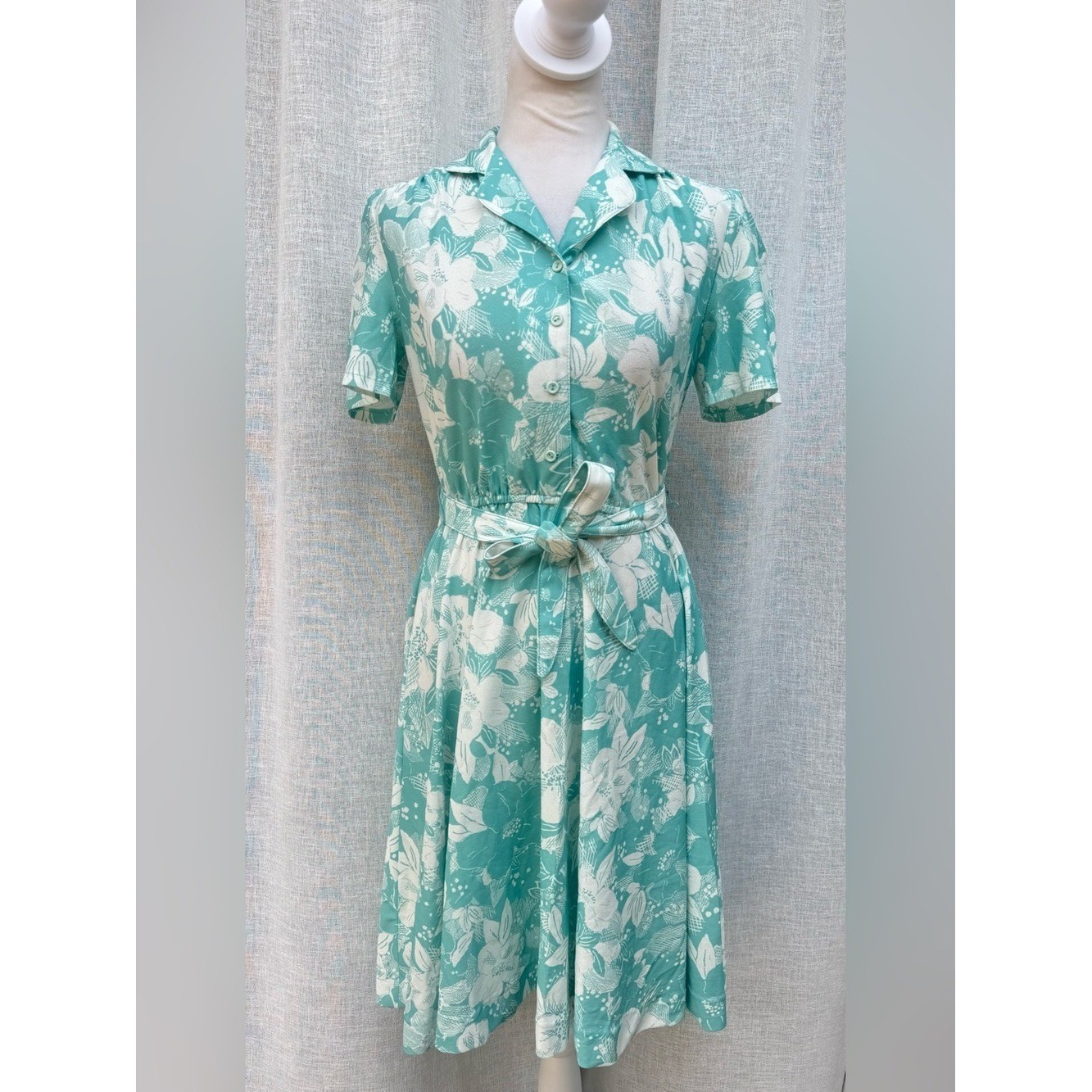 1960 California Looks floral tropical turquoise blue white shirt dress