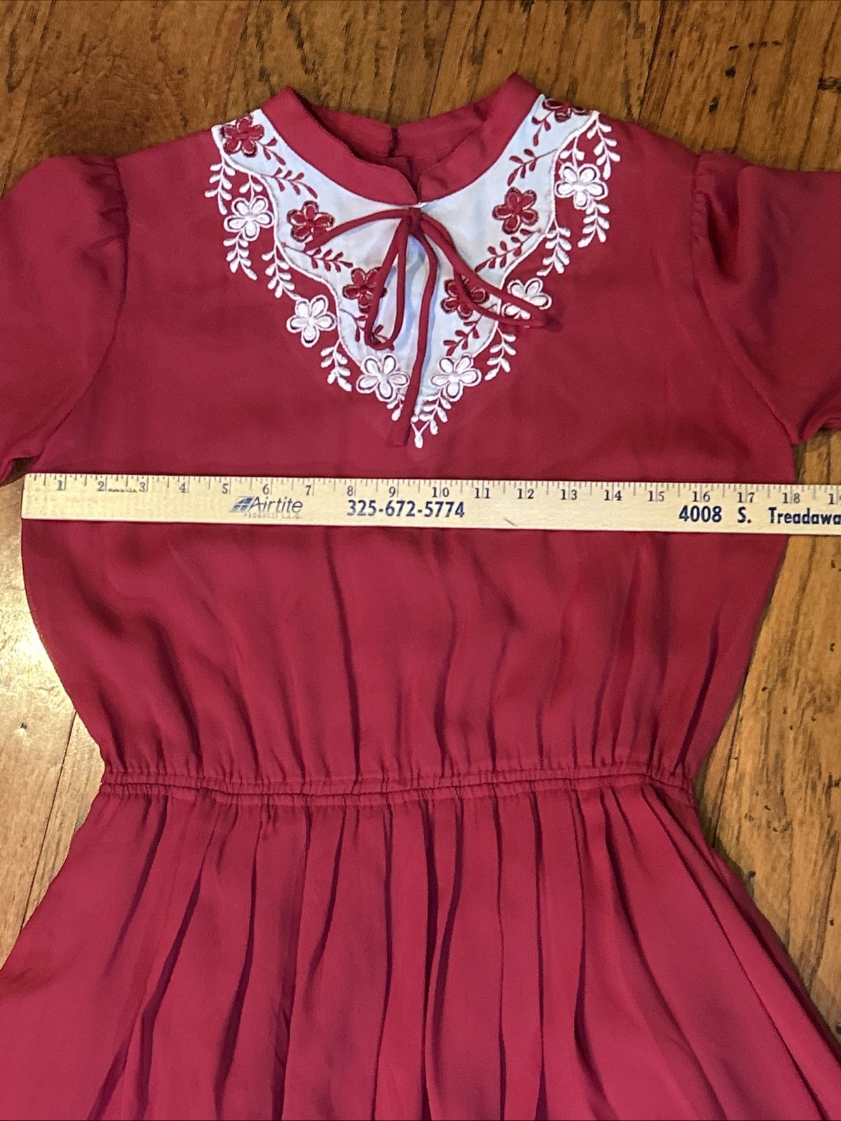 Vintage Women’s Dark Red Elastic Waist Shirt Sleeve Dress Embroidered Flowers