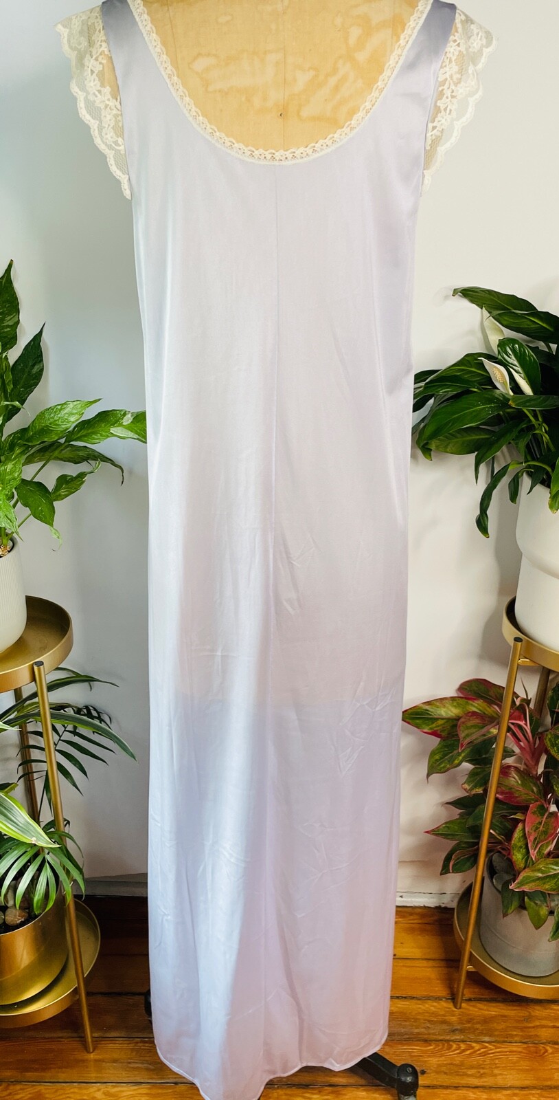 VTG 70’S FRENCH MAID*LOVELY!!BLUE PURPLE NYLON&OFF WHITE LACE LONG NIGHTGOWN*M