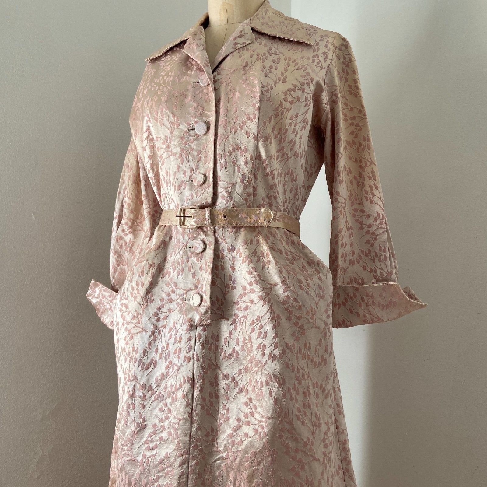 Vintage 1940s 1950s Pink Brocade Wiggle Dress Satin 27 in Waist Small