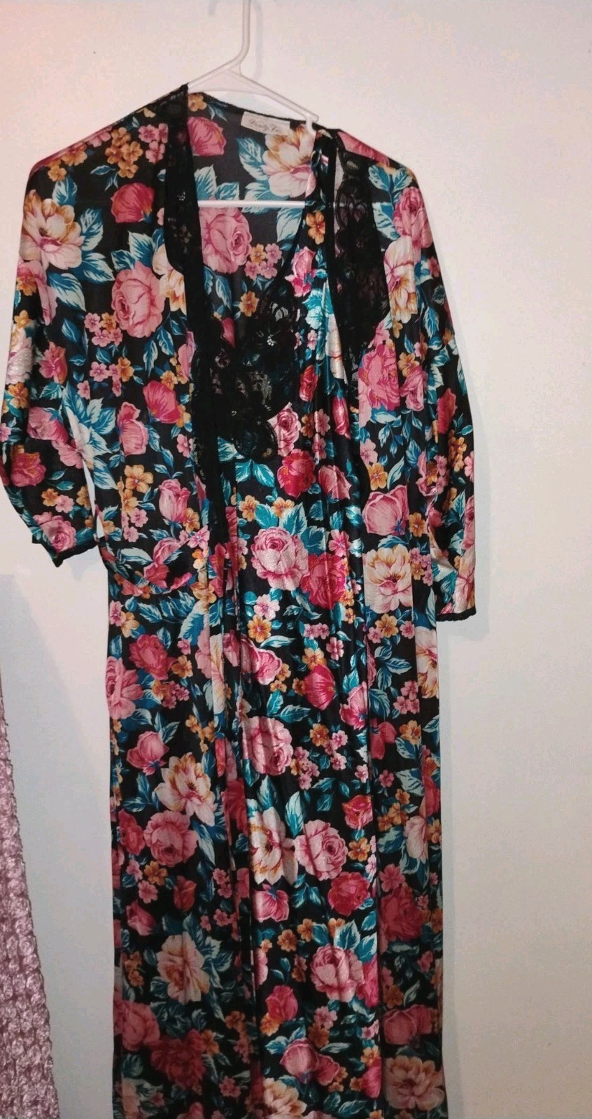 Vintage Vanity Fair Nylon Peignor Set Size S Black Floral 2 Pc Set With Belt