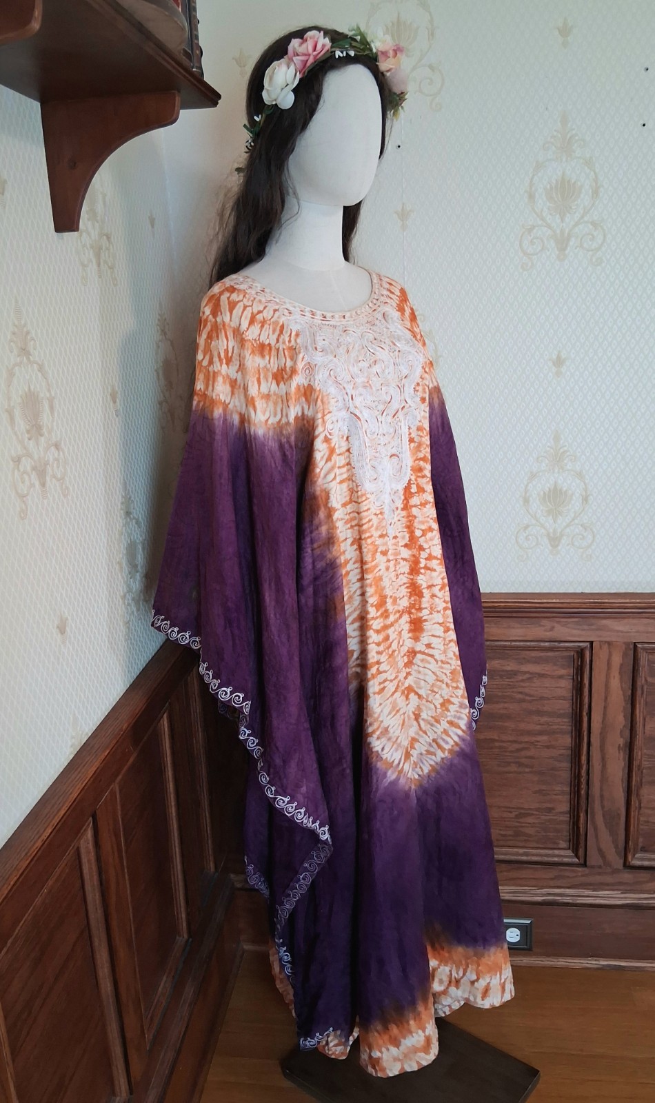 Vintage 1970s Handmade Purple Orange Embroidered Tie-Dye Bohemian Hippie Caftan