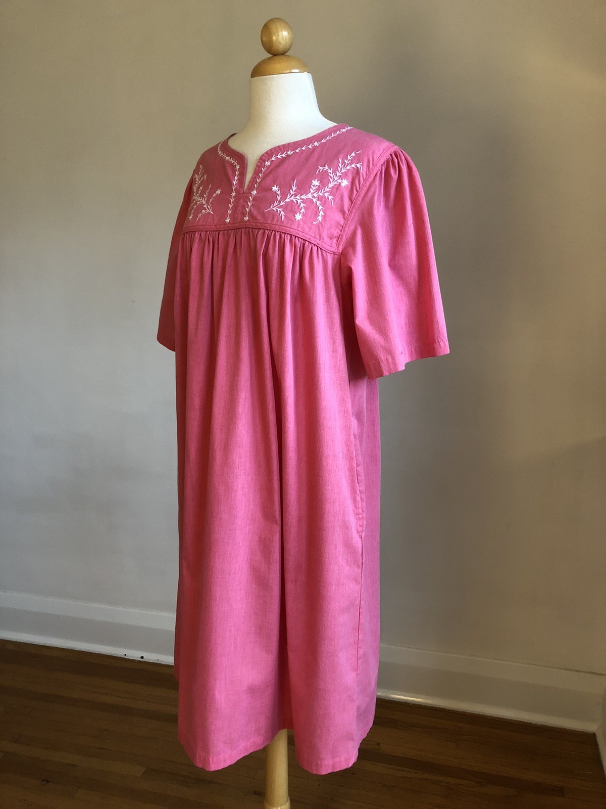 ADORABLE VTG NATIONAL Pink Cotton White Embroidery Housedress Loungewear SZ M