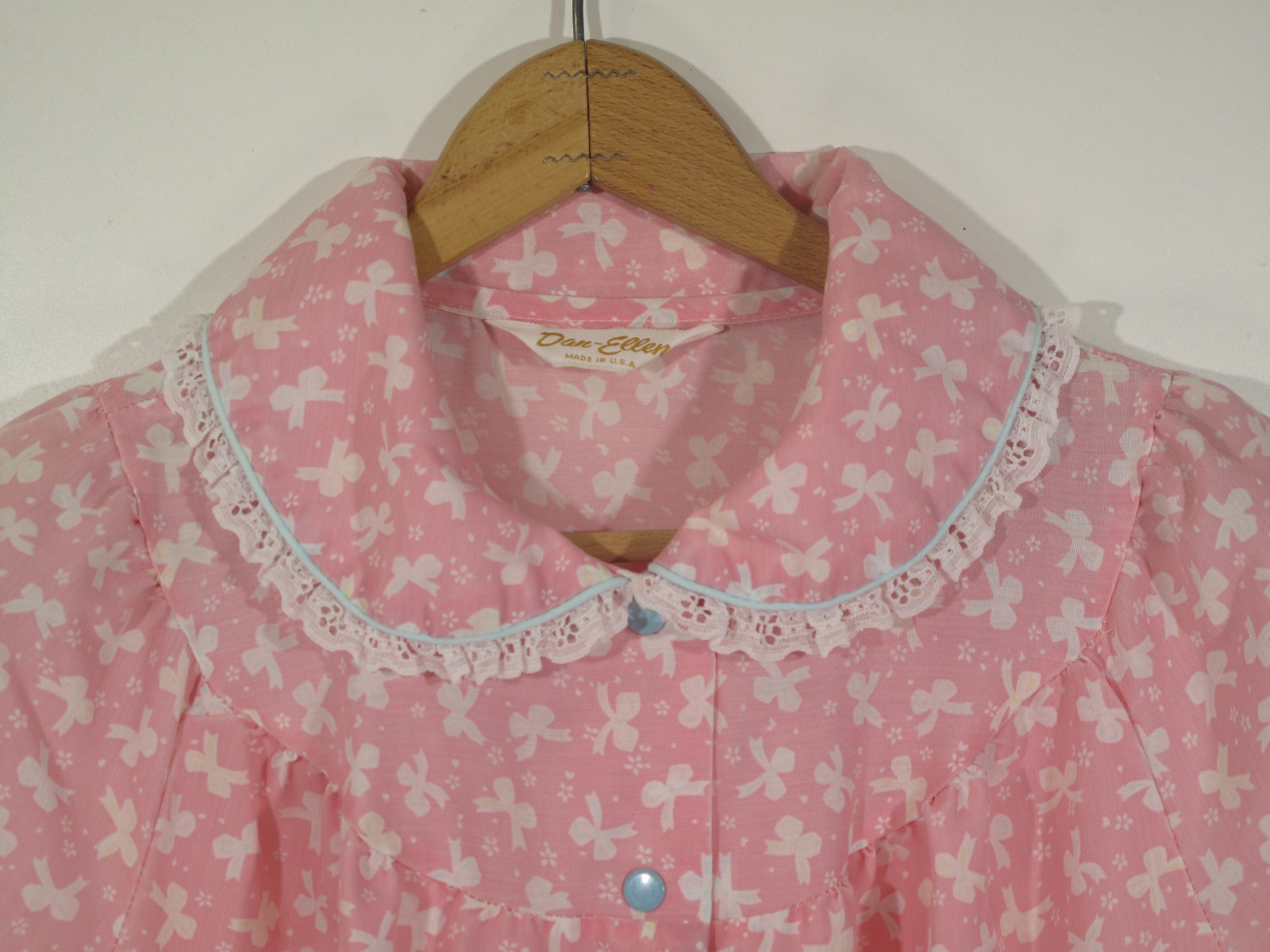 VTG Dan Ellen~Grannycore Nightgown Ruffles~Lace~Pink~Pocket~Bows~USA Made~Sz XL