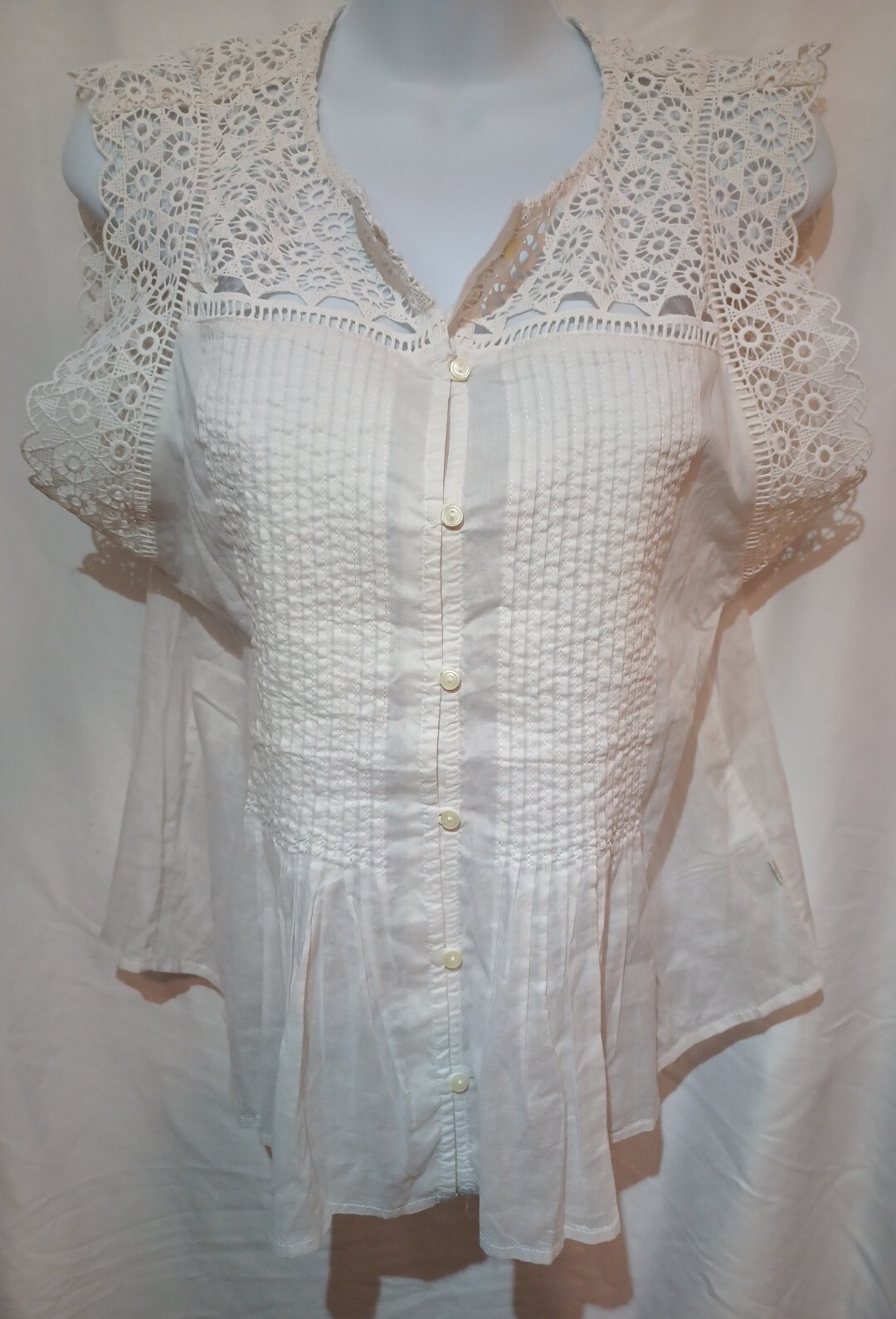 Levi’s Silver Tab Women’s Lace Vest Shirt size small New with tags