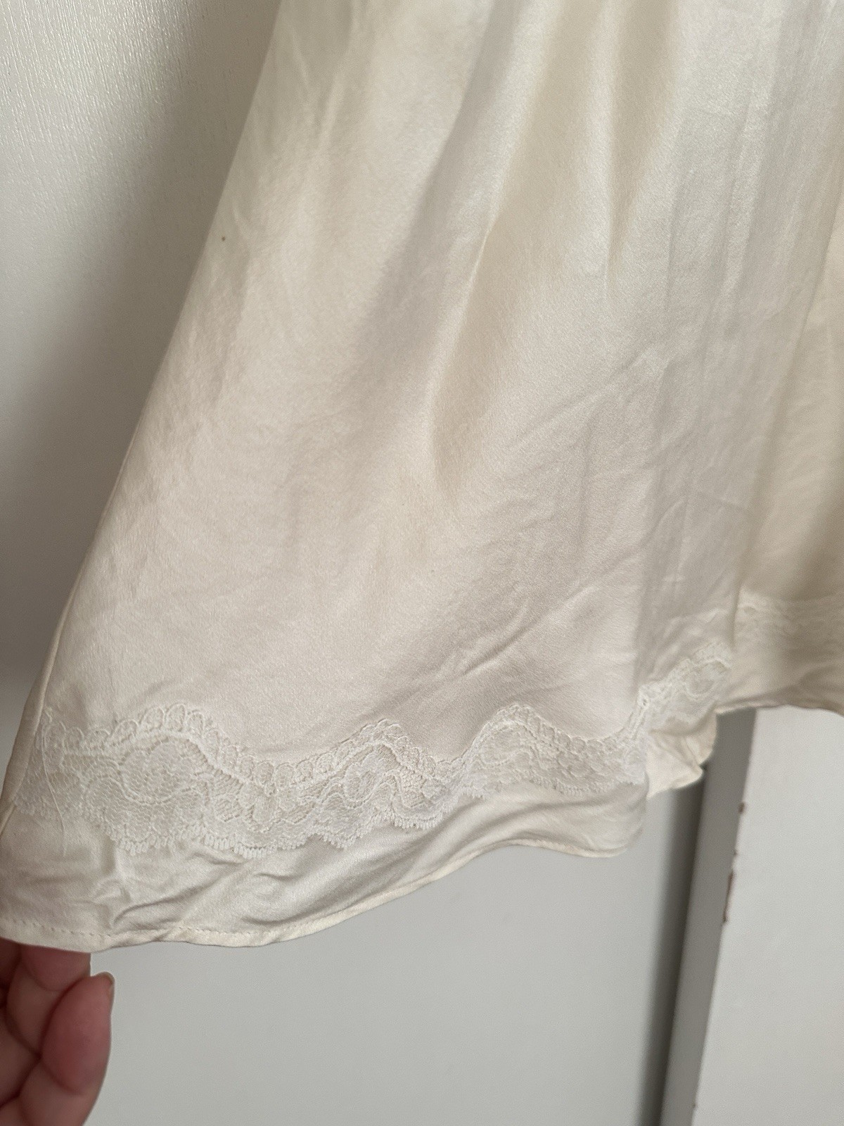 vintage-style Olga nightgown delicate lace trim Sz M 100% Silk