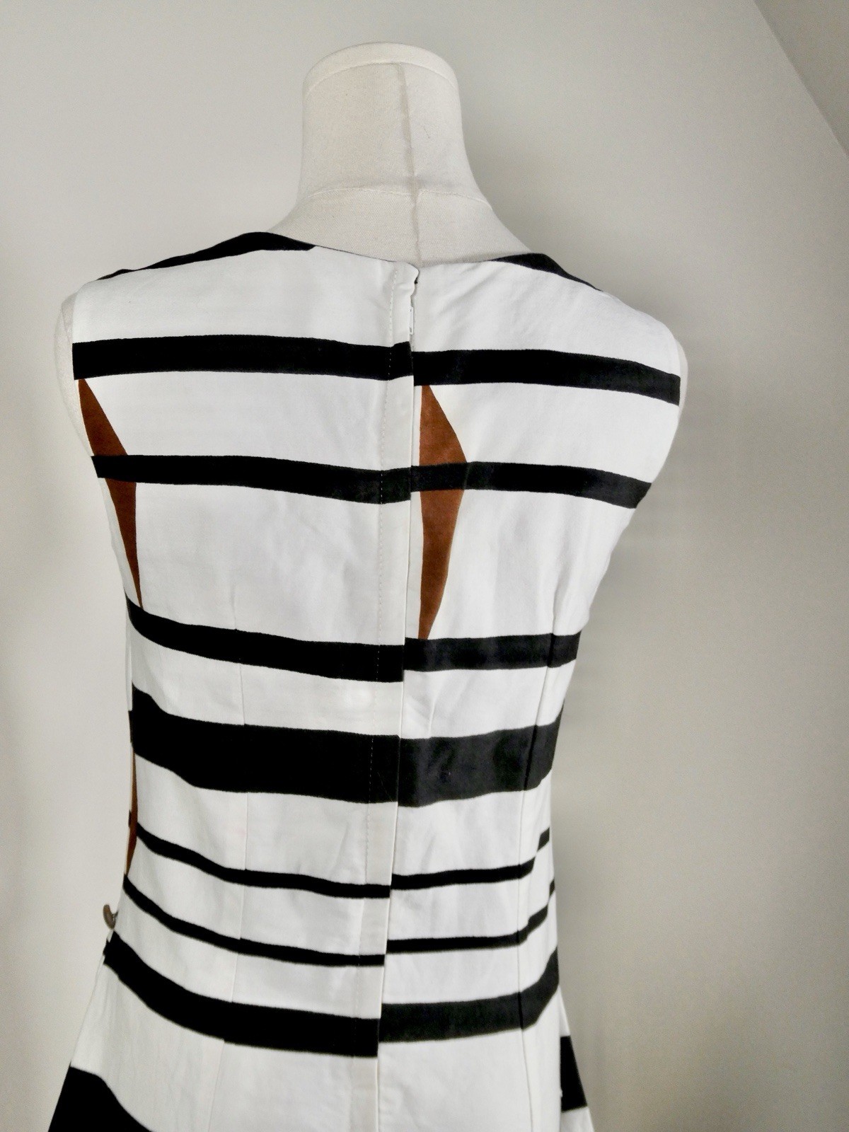 Vintage 1960s Triangle Cutout Dress Op Art Mod Monochrome 60s Medium M Cut Out