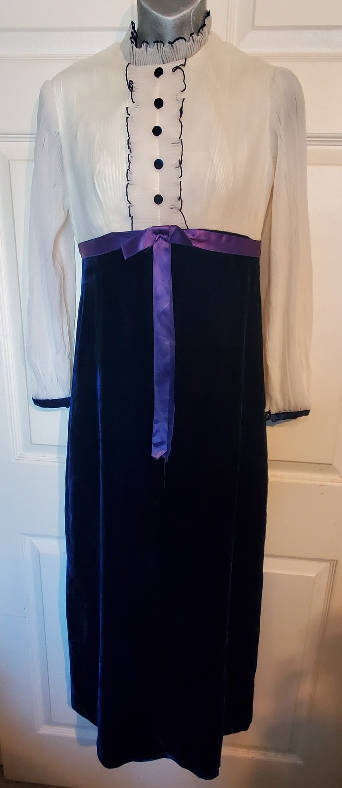 Vintage 60s Long Midnight Blue Velvet Crystal Pleated Bodice Empire Dress 5 B32