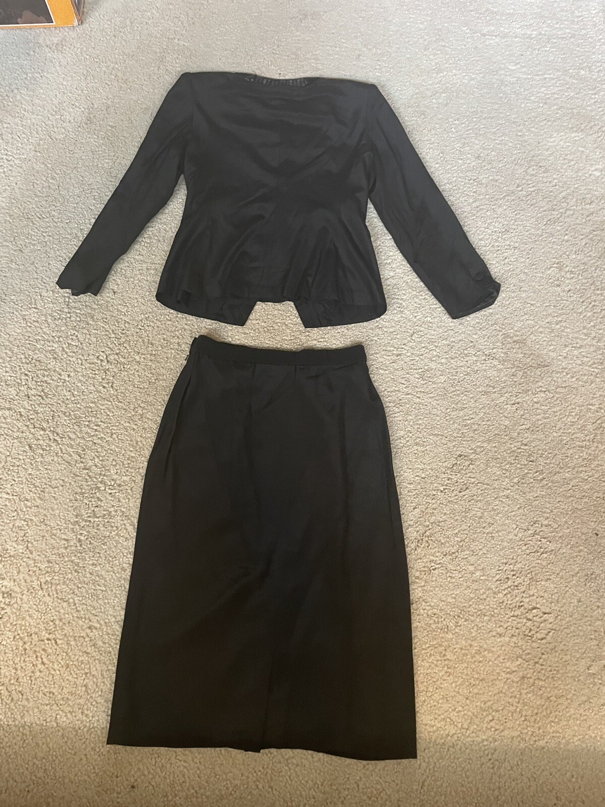 Vintage Argenti Silk 2 Piece Woman’s Black Suit Size 8 Jacket, Size 6 Skirt