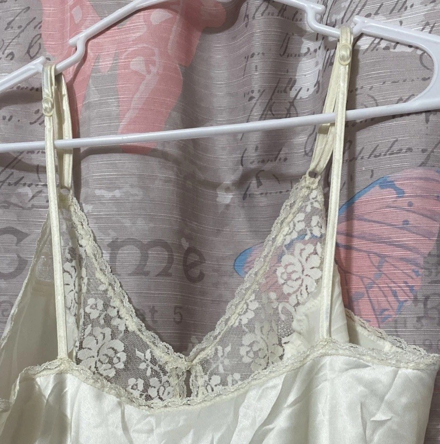 MAIDENFORM Chantilly 64603 Cream Satin Lace Camisole Slip Top Cami 36 USA made