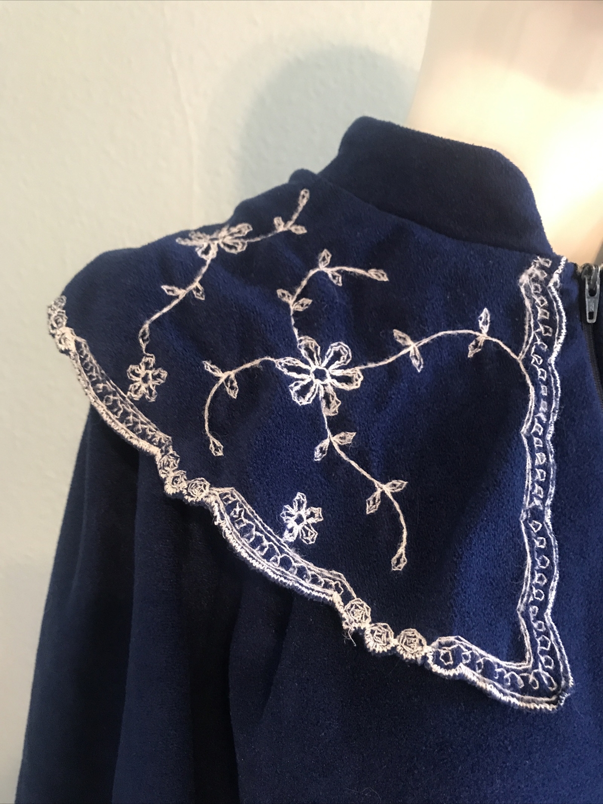 Vintage Lara Dee Velour Robe