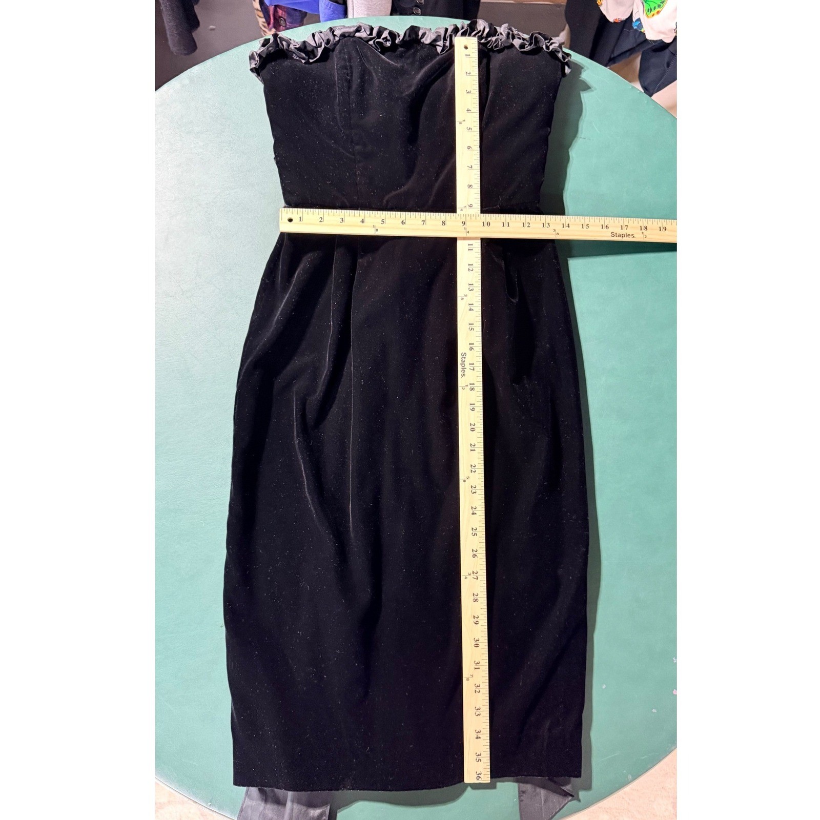 Vintage Y2K Kathryn Conover New York Formal Pencil Dress 8 Black Velvet Glam