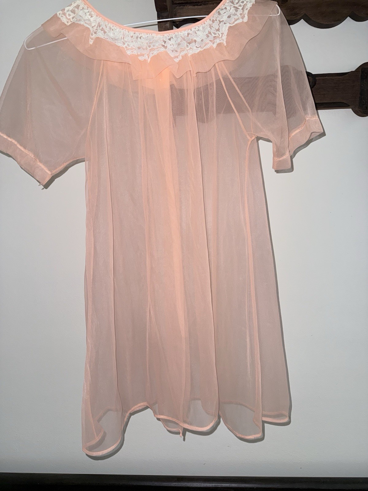 Vintage Sheer Peach Nylon Peignoir Lace Trim Short Nightgown M 50s 60s Glam