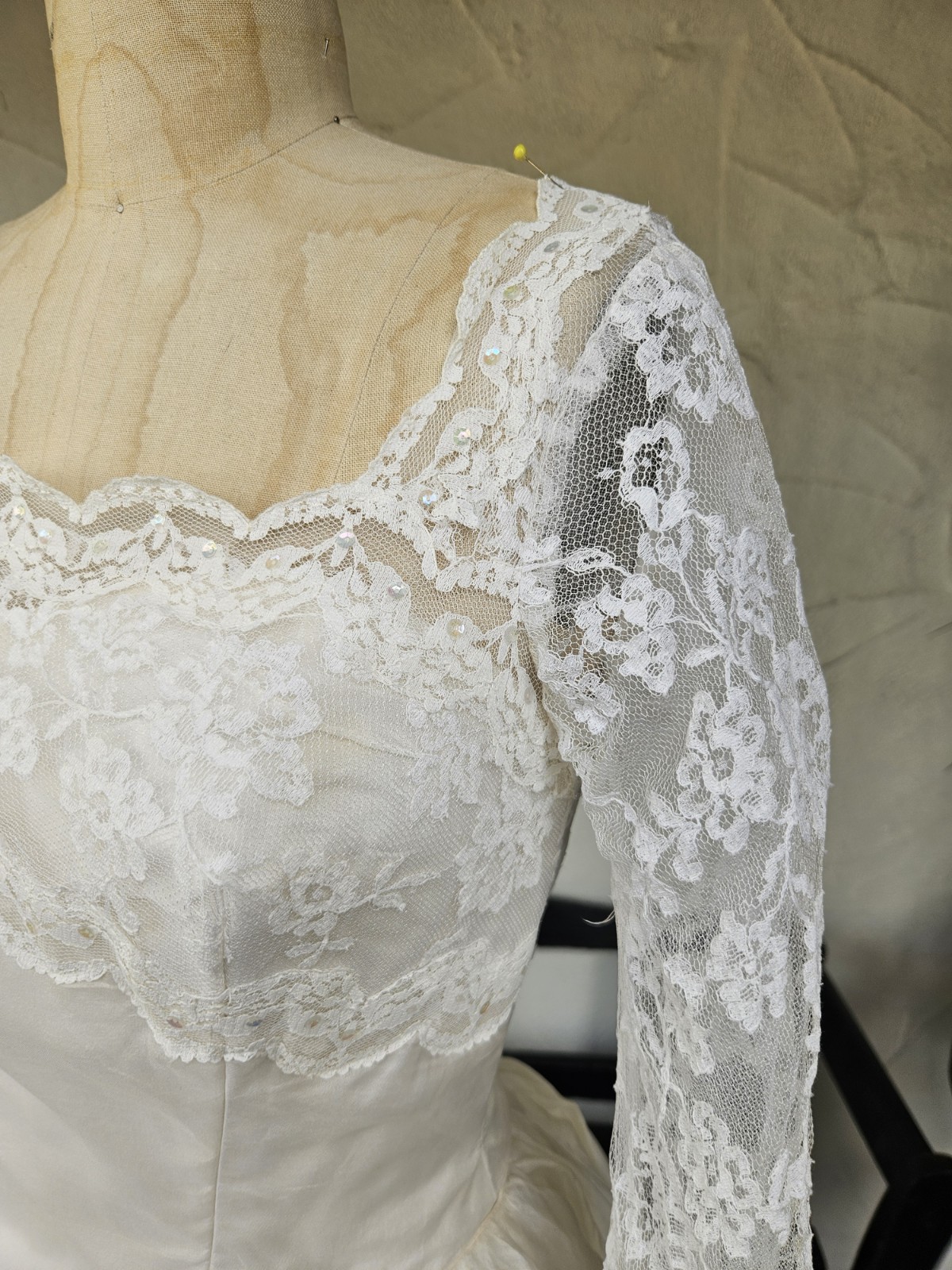 Vintage 1950s Silk Wedding Dress Cinderella Ballgown Lace Sleeves Basque Waist M