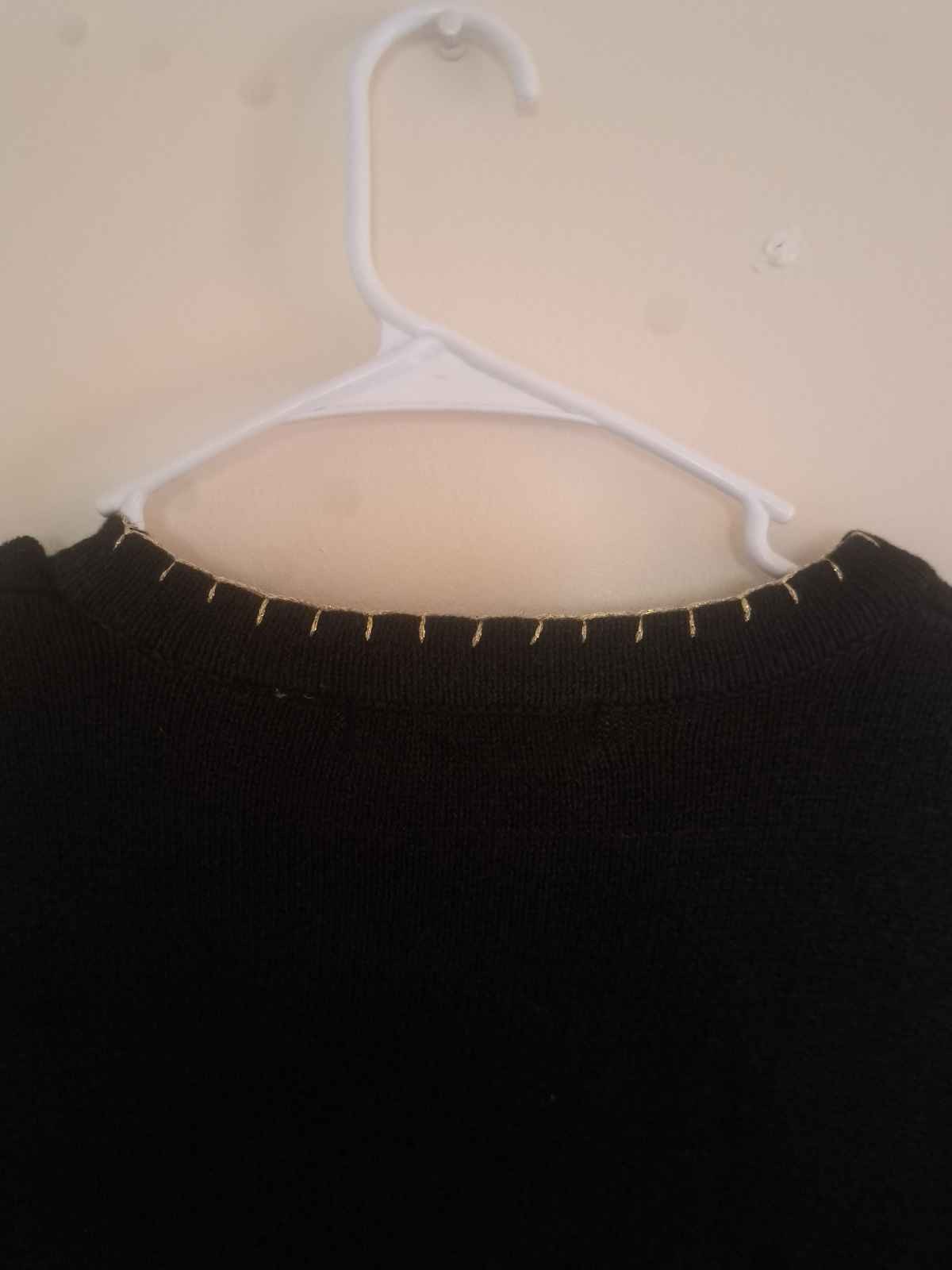 Victoria Jones Womens Black Wreath Beaded Sweater Size Medium