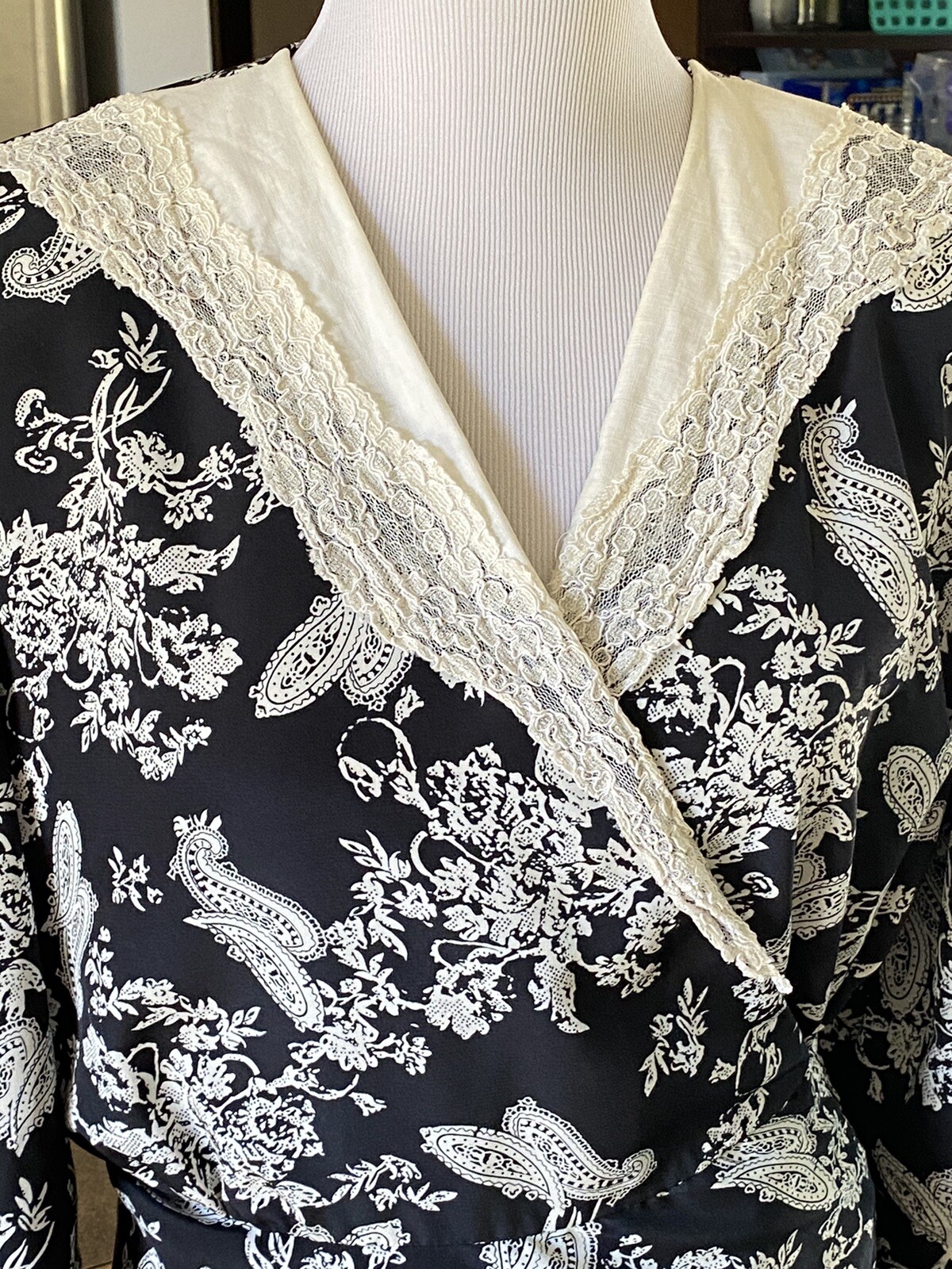 Vtg Carriage Court Dress Womens 10 Black White Floral Grannycore Cottage core