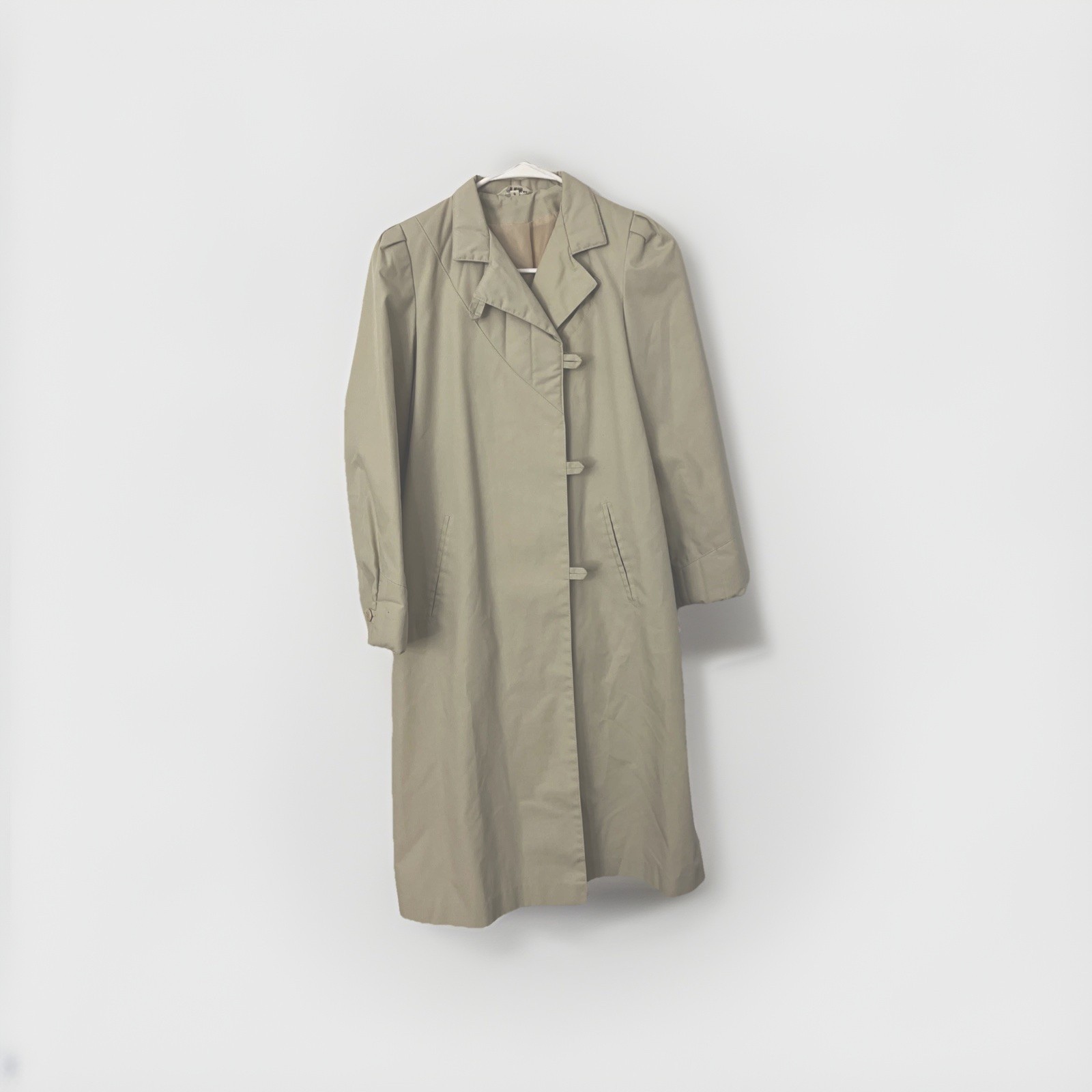Vintage Woman’s Trench Coat belted Light weight. Very Nice Soft Fabric
