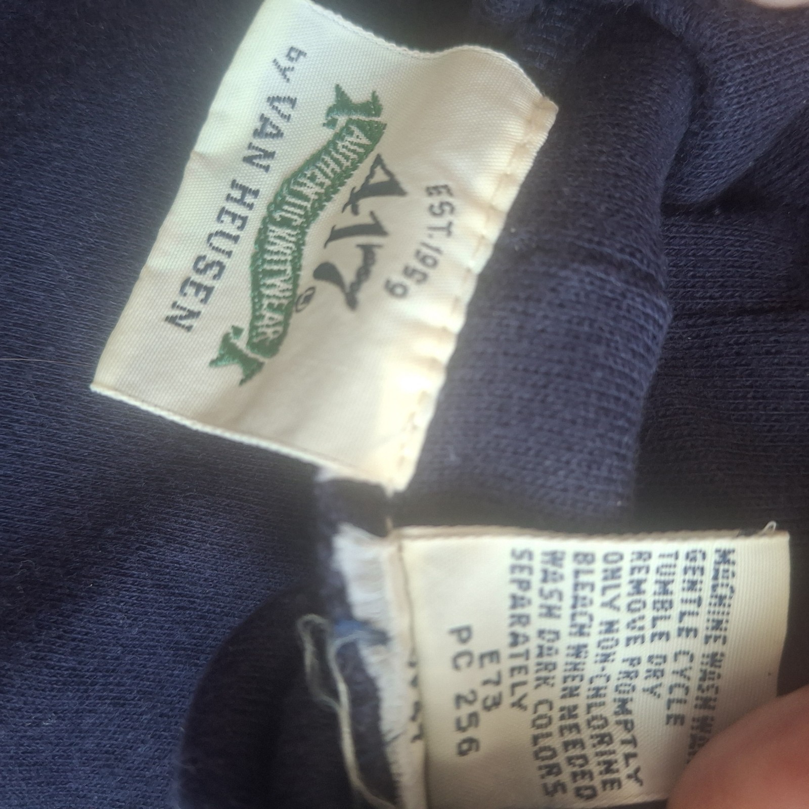 Vintage Vtg 417 Van Heusen Authentic Navy Blue Turtleneck Long Sleeve Sweater M