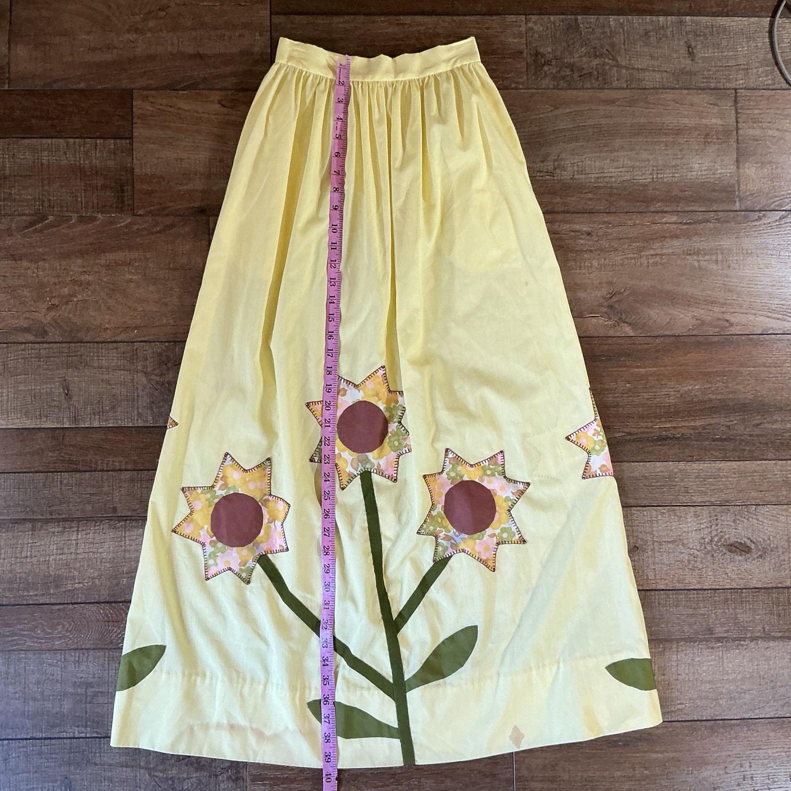 VINTAGE Yellow Maxi Skirt Sunflower Applique Floral Cottagecore Size XS/S #17F2