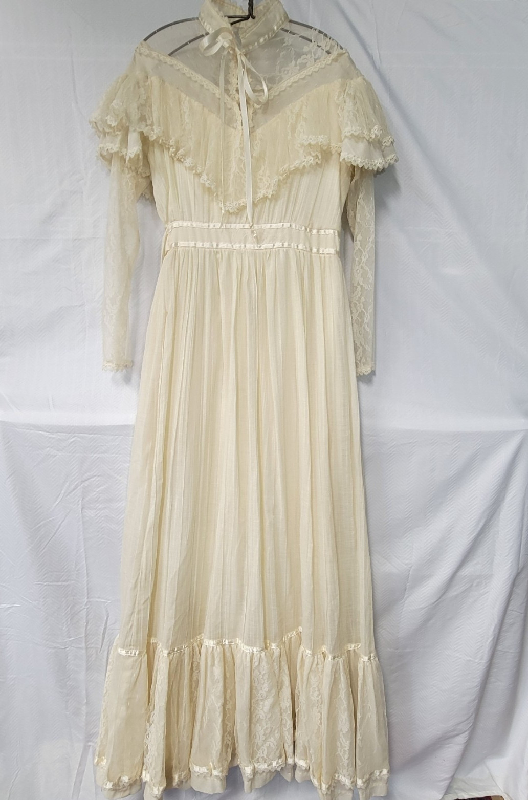 Gunne Sax 1970s Ivory Lace Pearl Prairie Cottage Core Victorian Wedding Dress 9