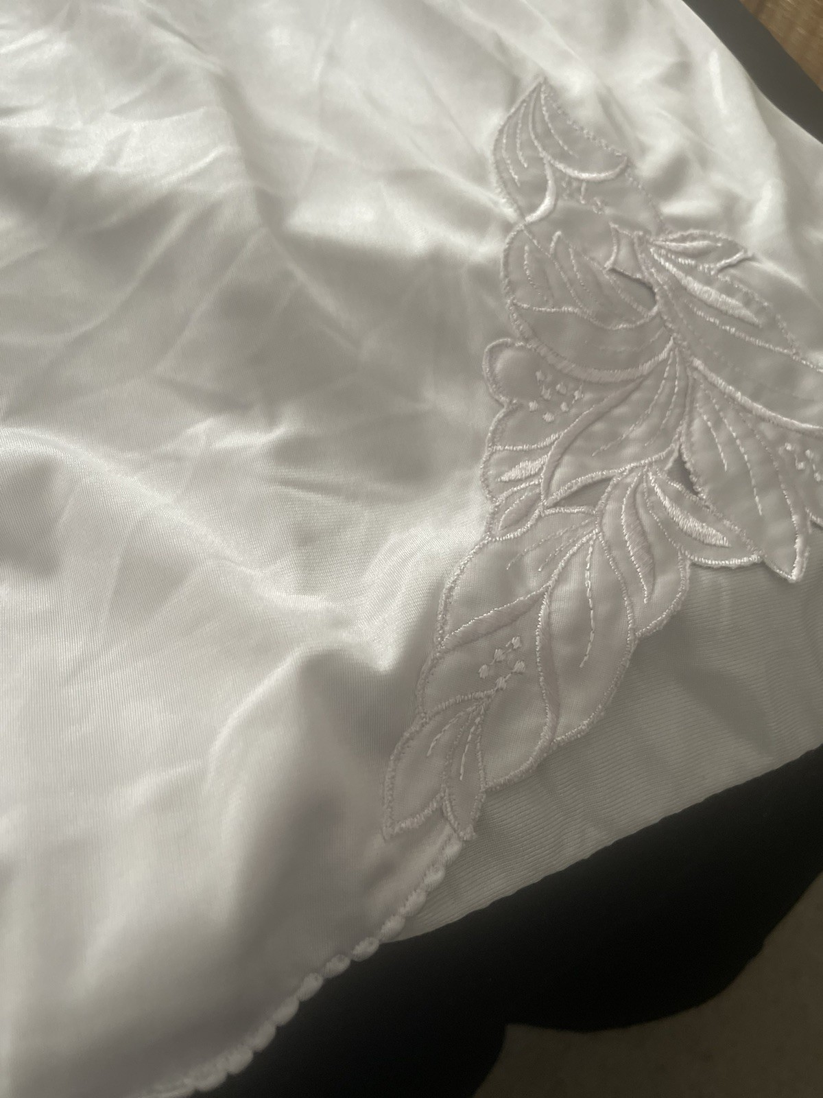 Vanity Fair Vtg S DuPont Nylon Half Slip Lavender Satin Embellished Split