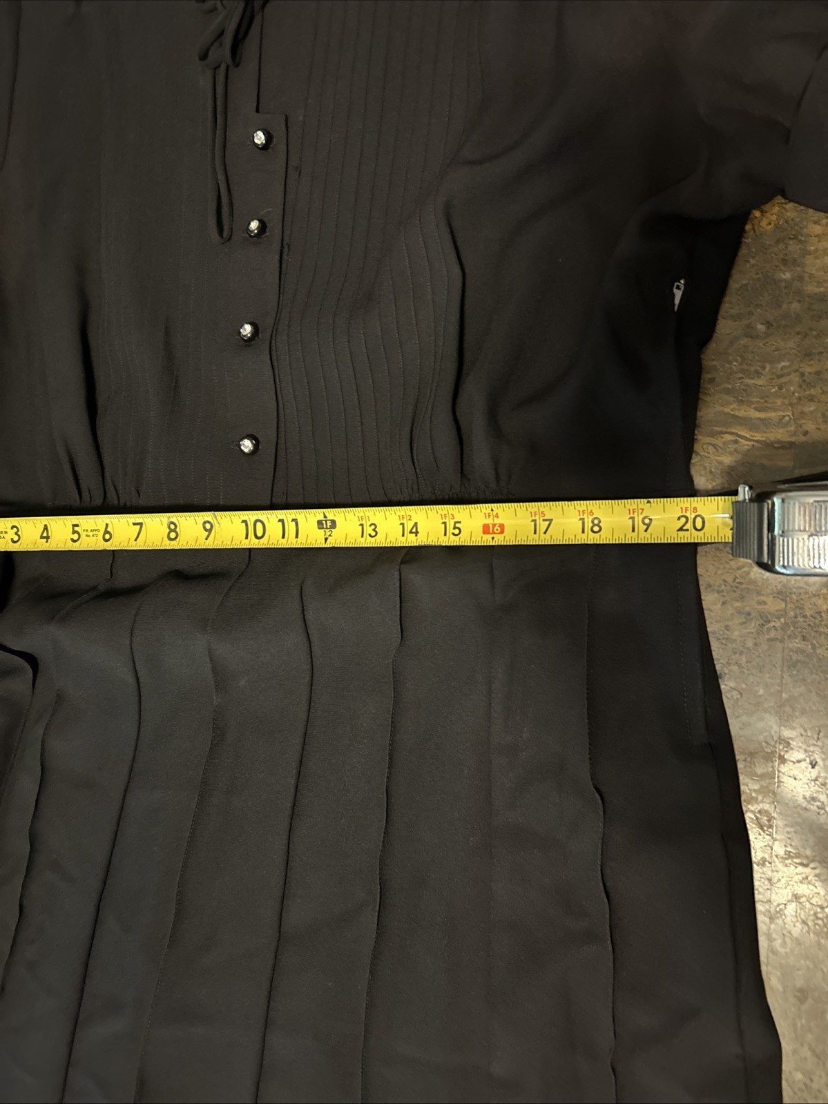 Vintage Cay Artley 1940’s Crape Rayon Black Short Sleeve Dress w Belt. Read
