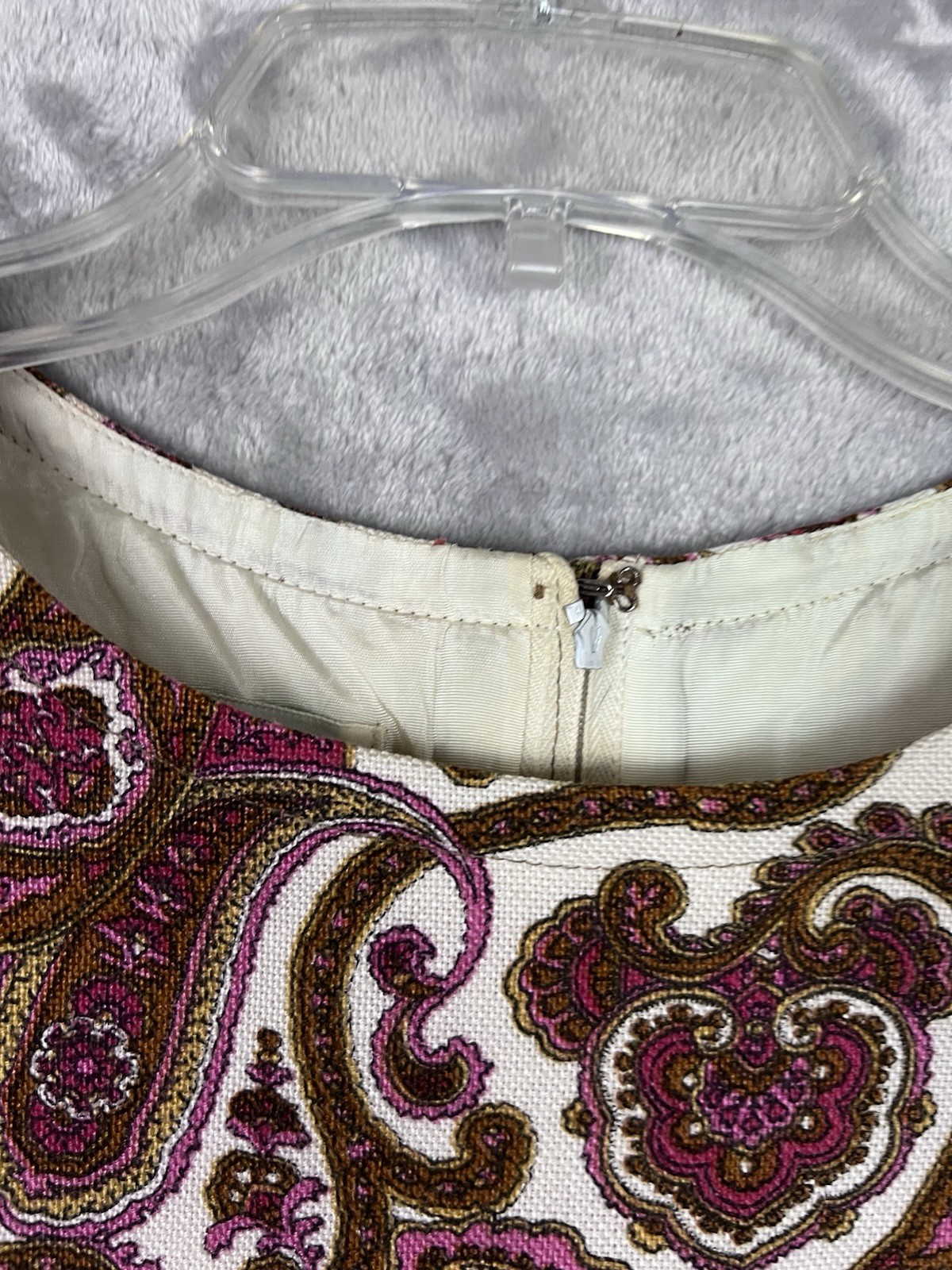 VTG 1960’s 1970’s Shift Dress Size 2 Pink White Paisley Majestic Brand Groovy