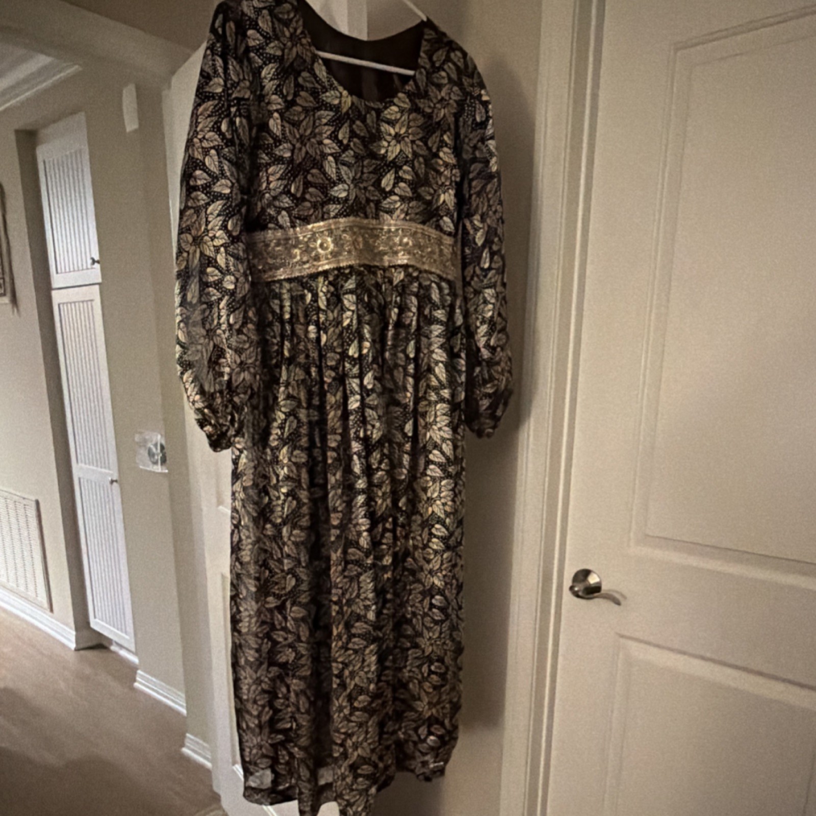 Empire Waist Vintage Gold Leaf Pattern Dress Bohemian Black Cream Long Sleeve