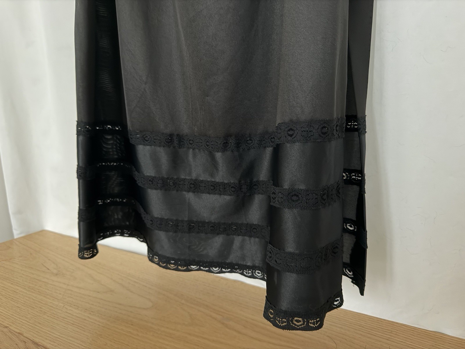 Vintage Black 'The Doesn’t Slip’ Lace detail Skirt Maxi slip Sz large