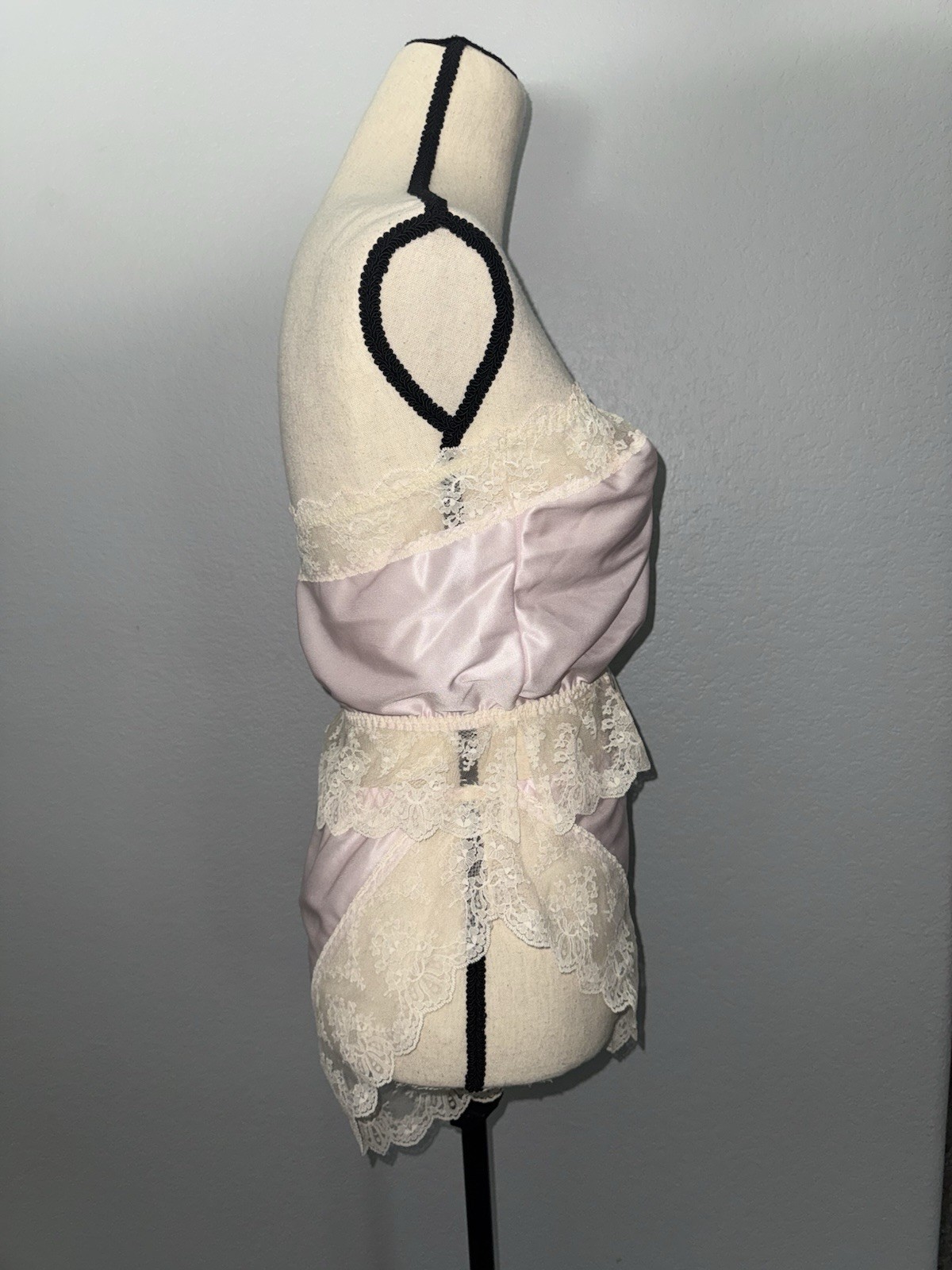 Dolores For Poirette vintage pink satin lace lingerie 2pc Set 70s Pin-Up Boudoir