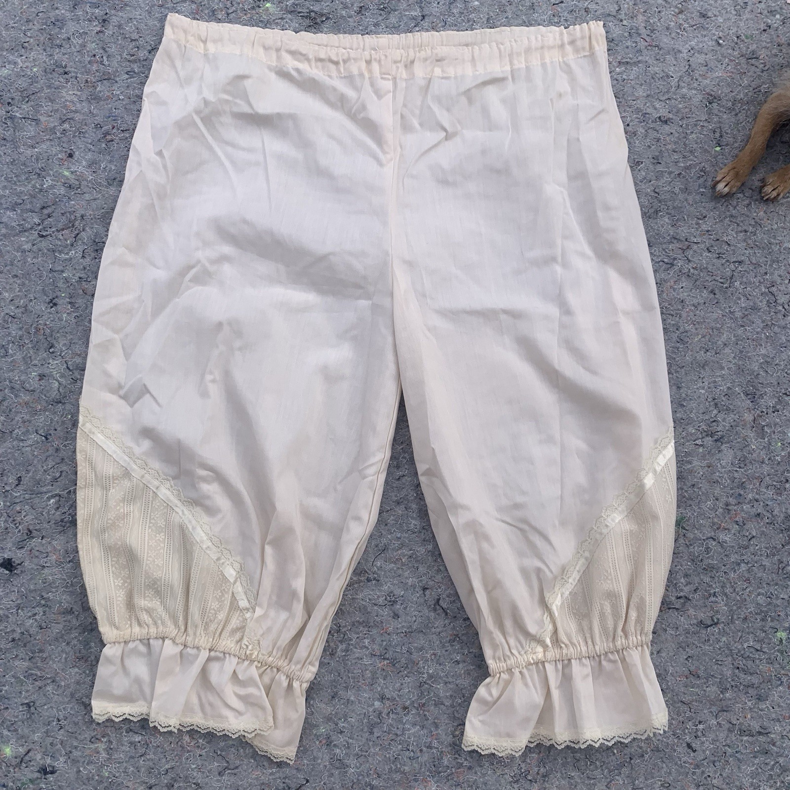 Vintage 70s Gunne Sax Cream Cotton Poly Bloomers W/ Lace And Ribbon Details Sz S