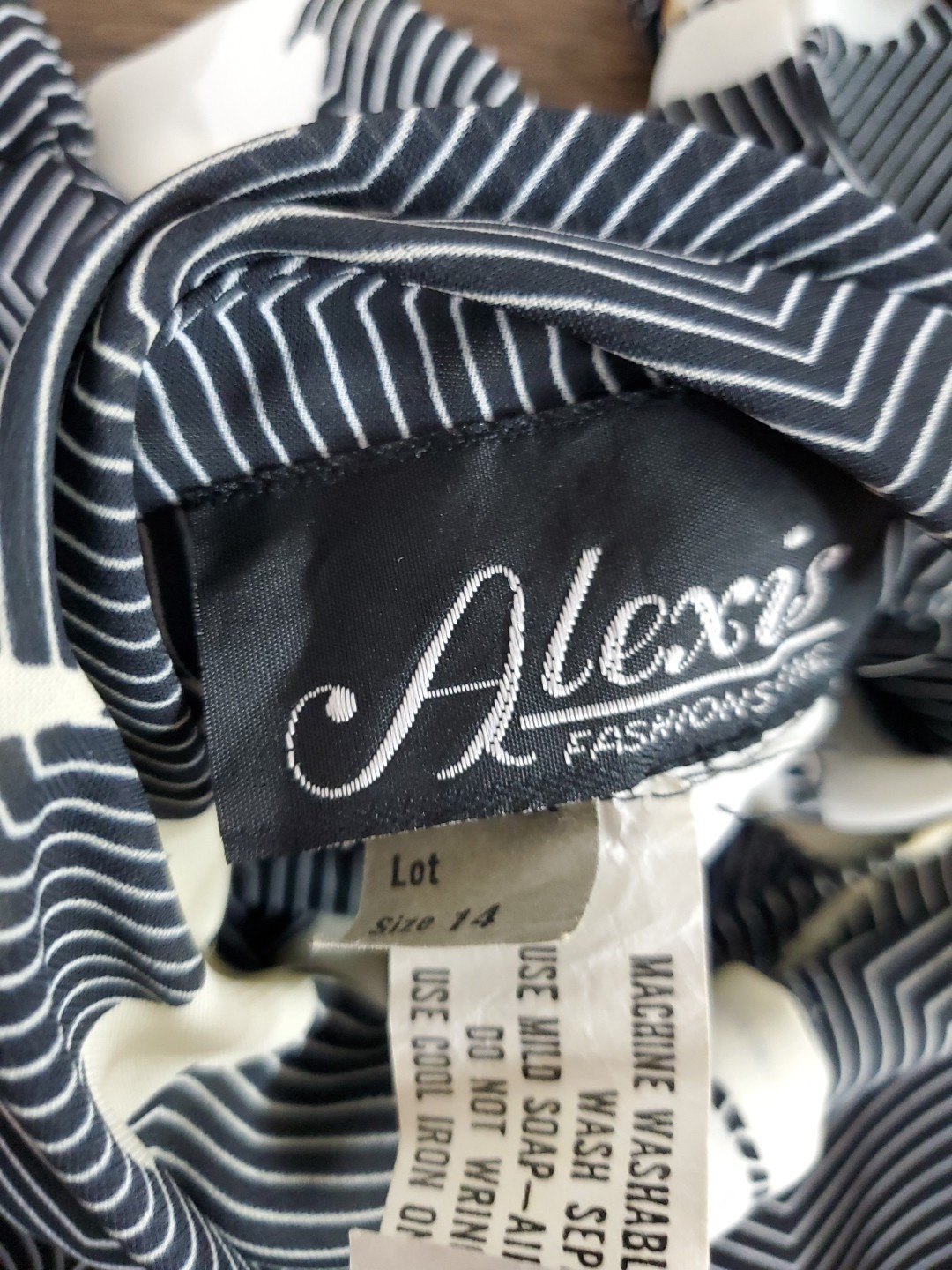 Vintage 70s/80’s Alexis Fashions Belted Dress Women’s Size 14 Long Sleeve Sheer