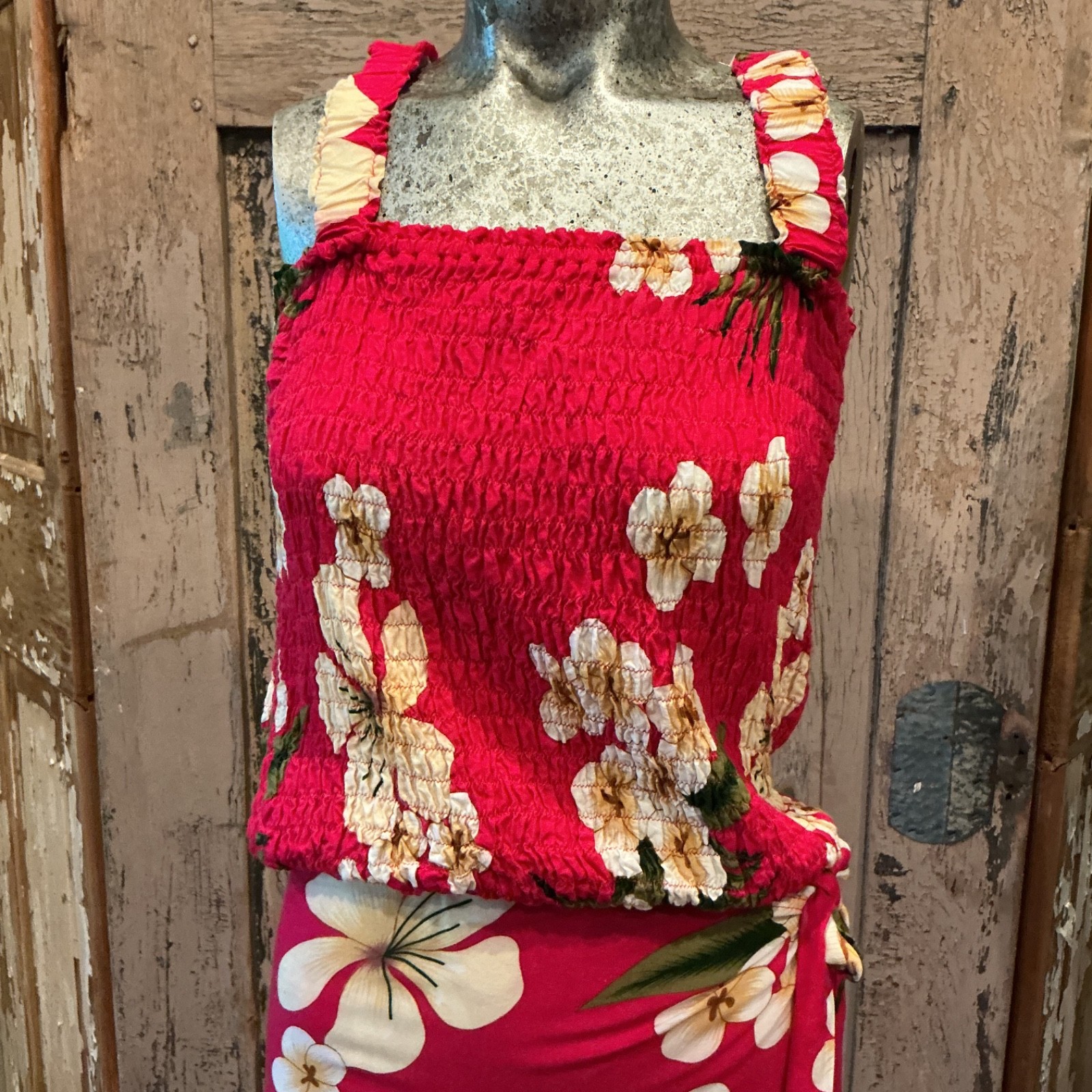 Vtg 2 piece Smocked Ruffle- Shoulder Top & wrap skirt Tropical/Hawaiian Print