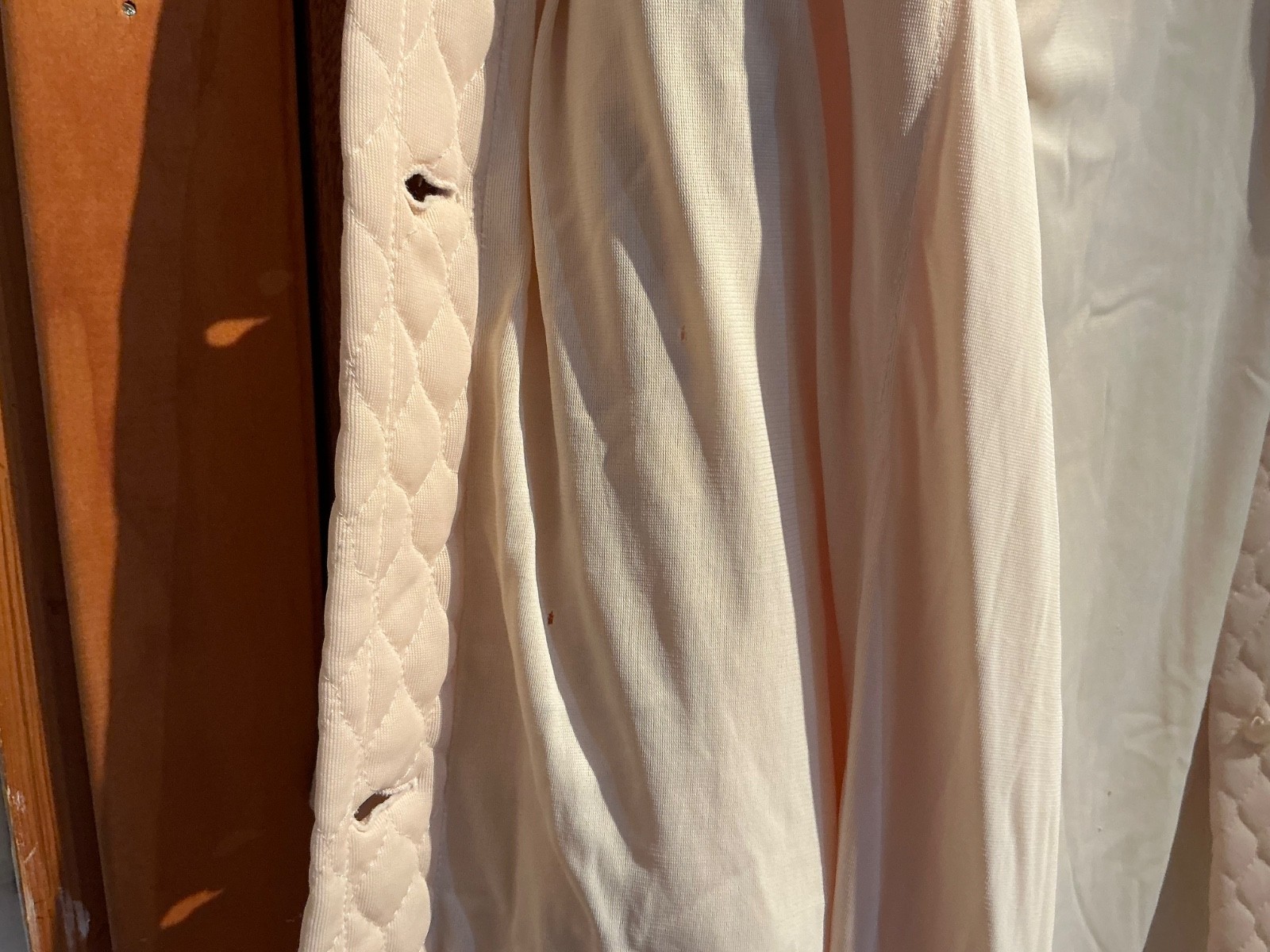 Vintage Quilted Lounging Robe Pajamas Buttons Embroidered MODERN size 10–GOOD