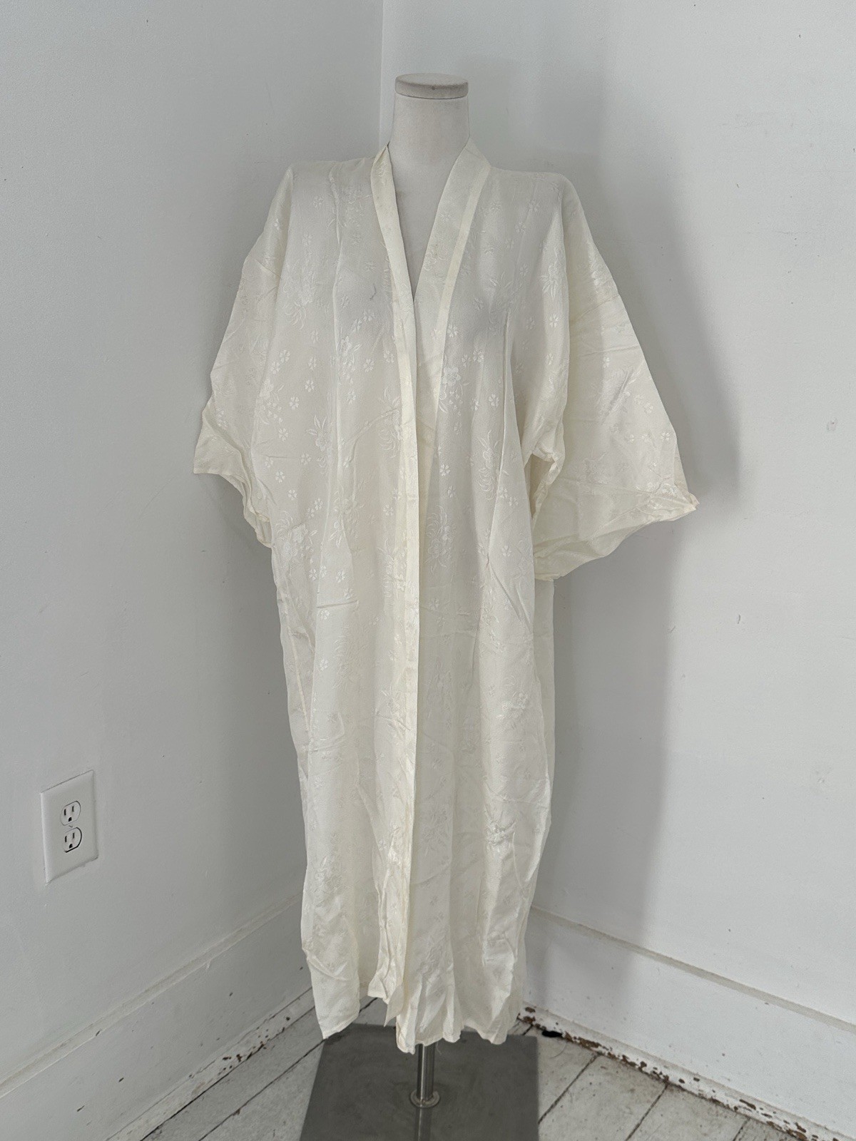 Vintage 50s Satin Brocade White Dragon Japan Made Robe
