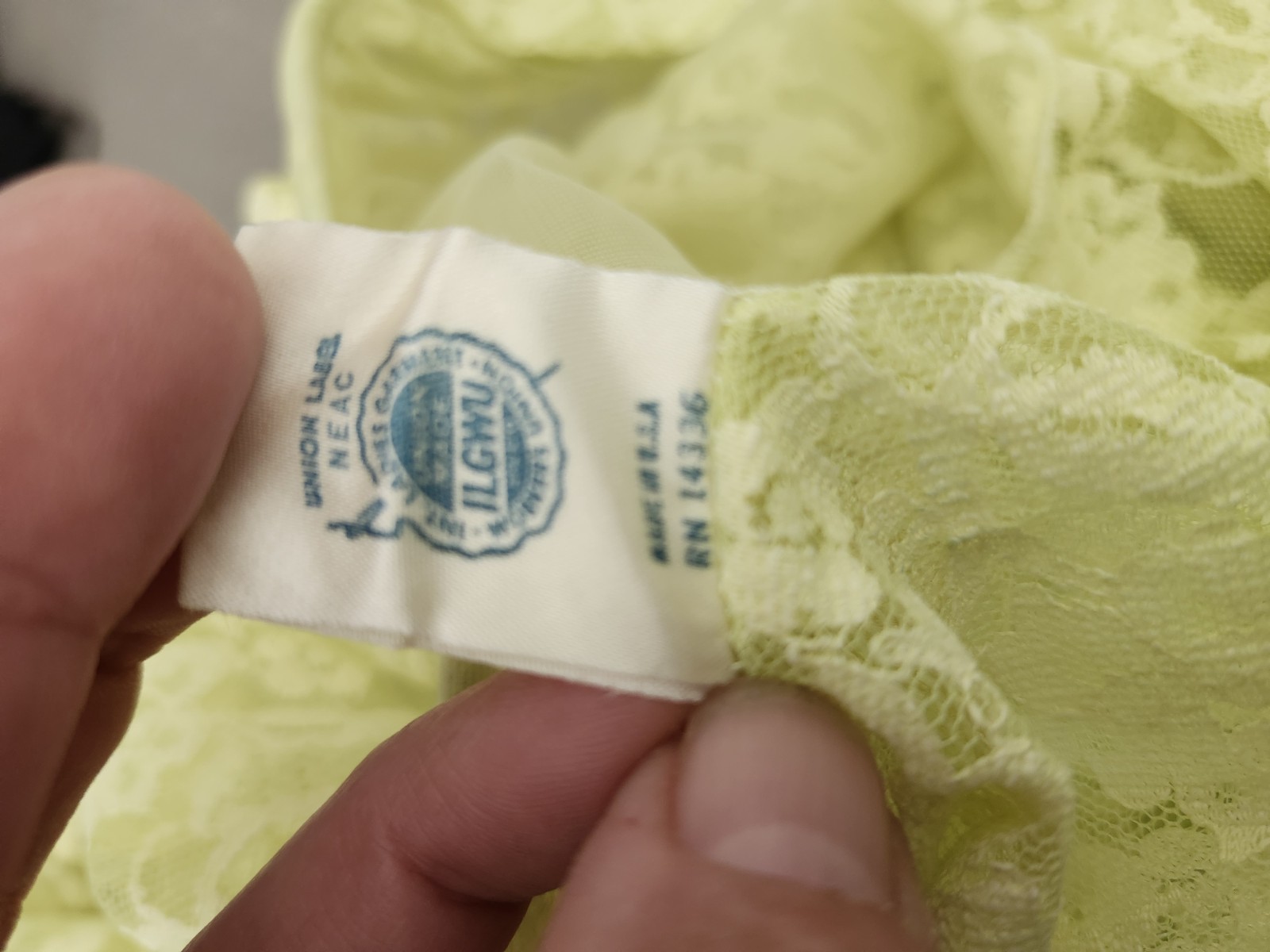 VTG 60s Chartreuse Yellow Nylon & Lace PEIGNOIR SET Nightie Robe UNION LABEL SML